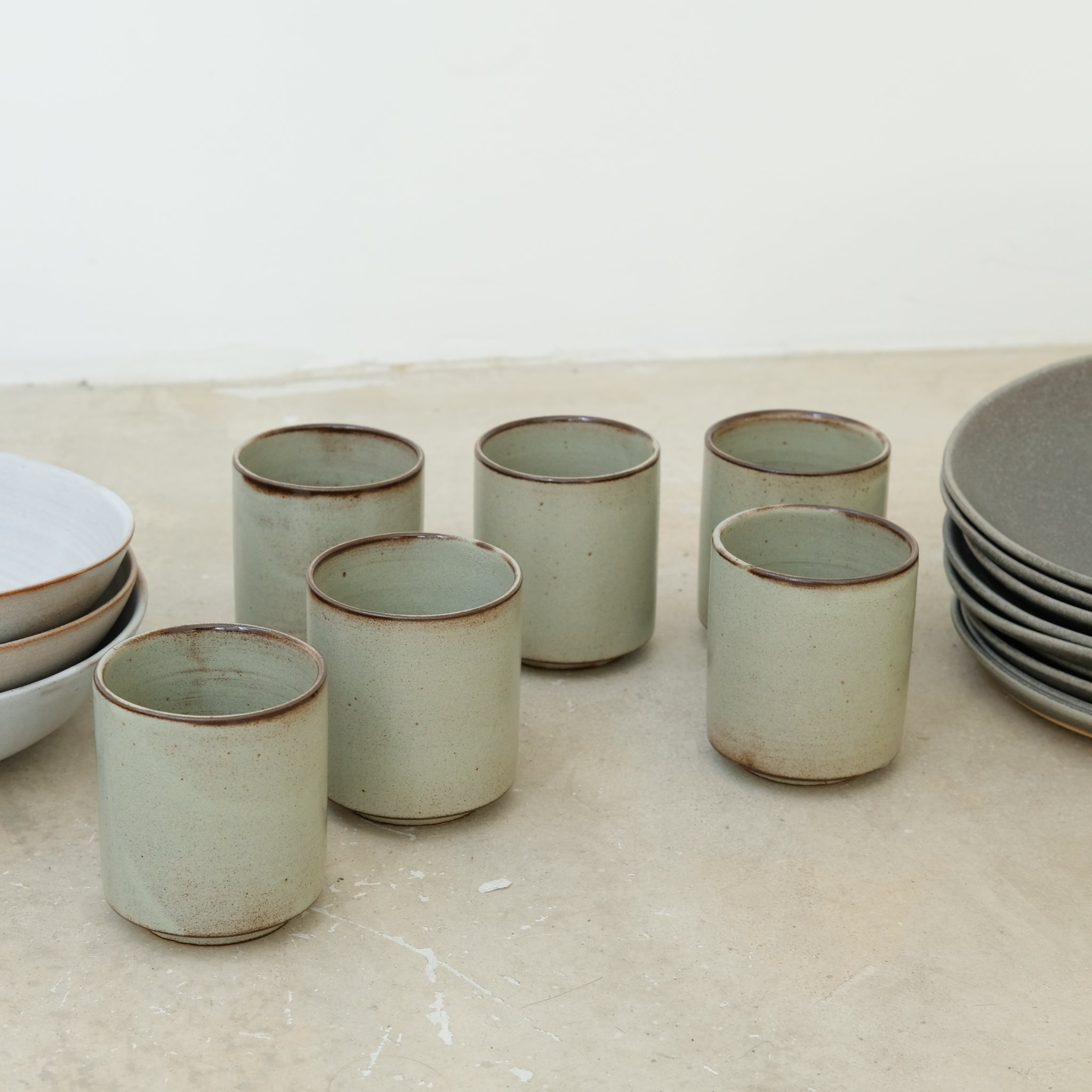 Tasse en grès 200ml vert clair de A minimâ chez Brutal Ceramics