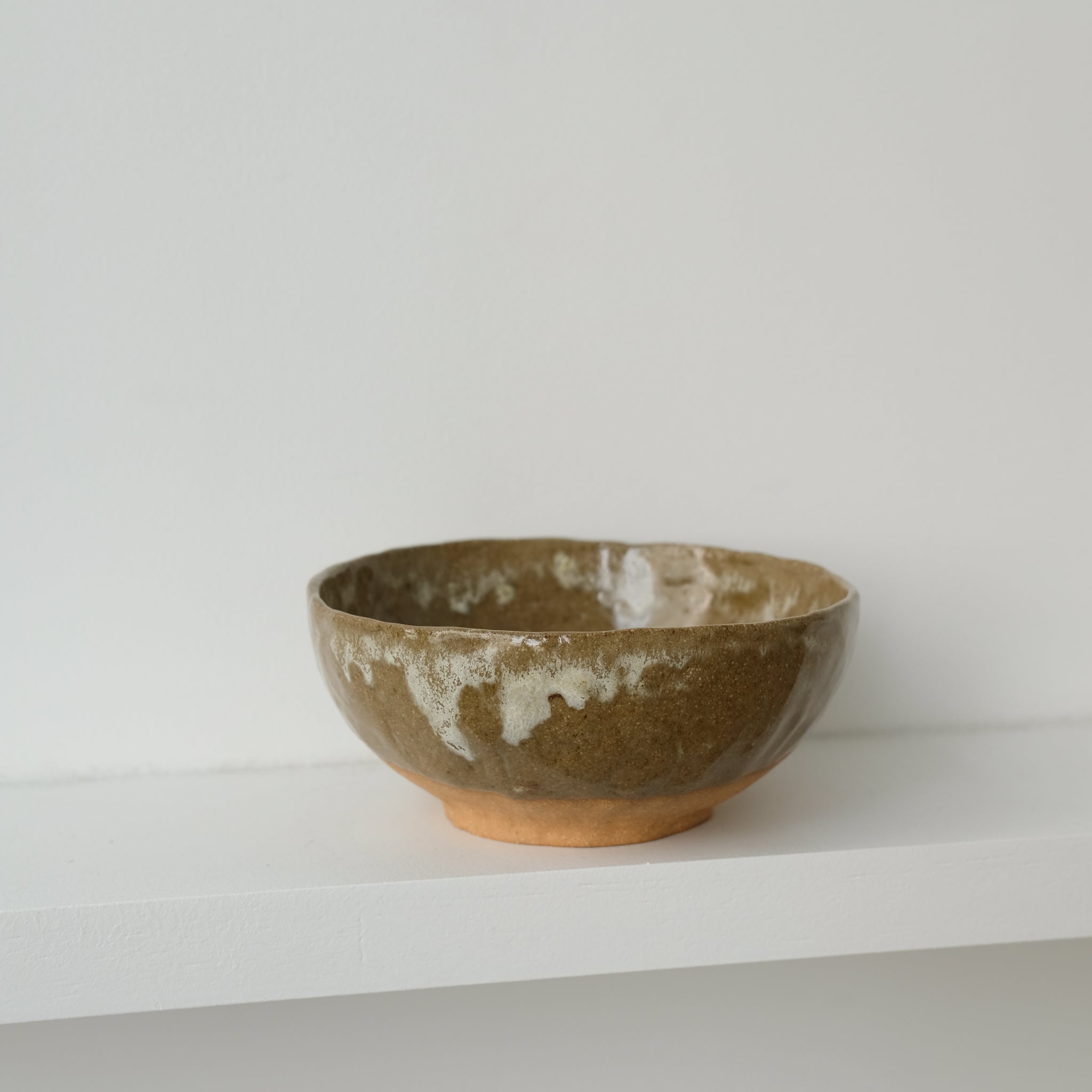 Bol en grès roux D16cm - vert de Judith Lasry pour Brutal Ceramics