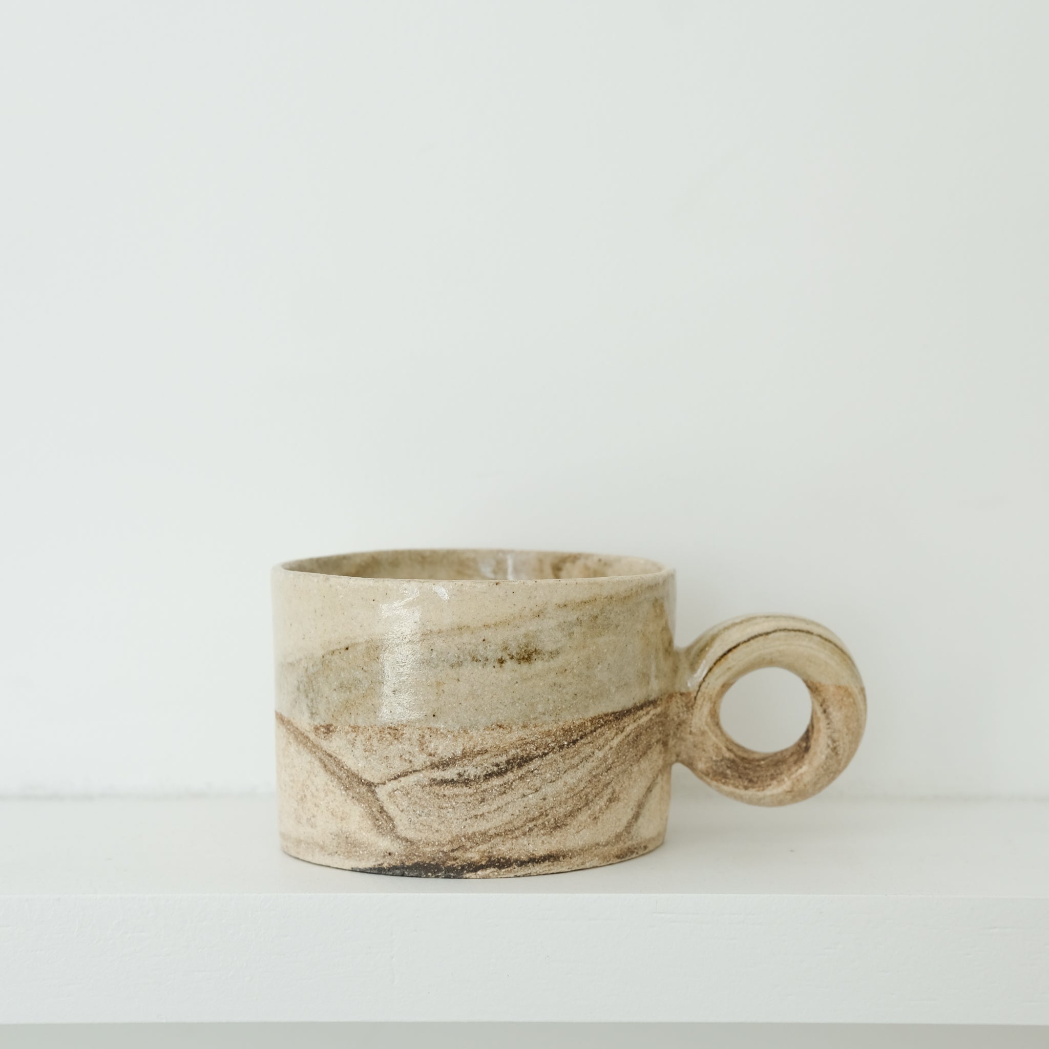 Tasse en terre mêlées 310ml - sable de Léa Baldassari chez Brutal Ceramics