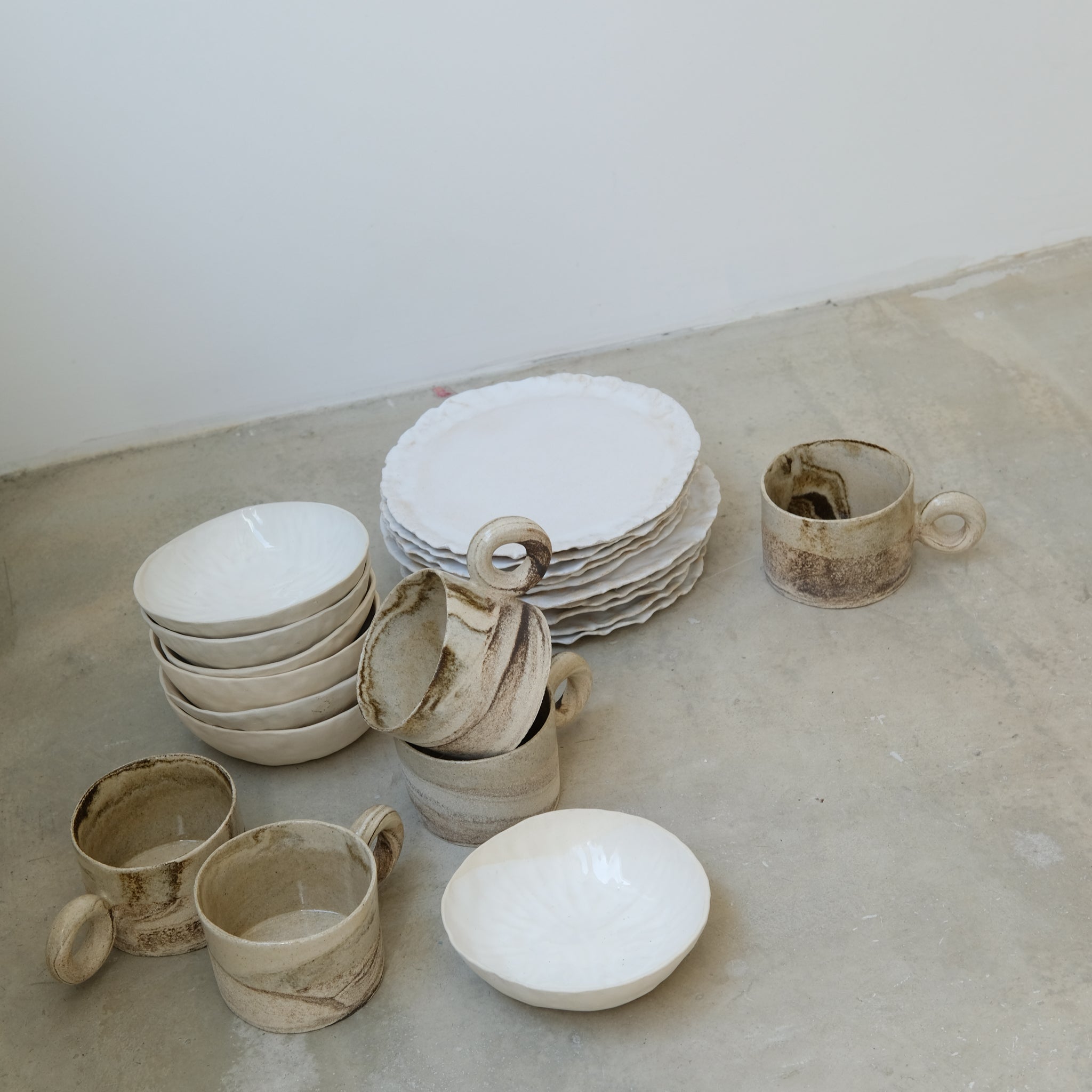 Bol en grès blanc D14cm de Léa Baldassari chez Brutal Ceramics