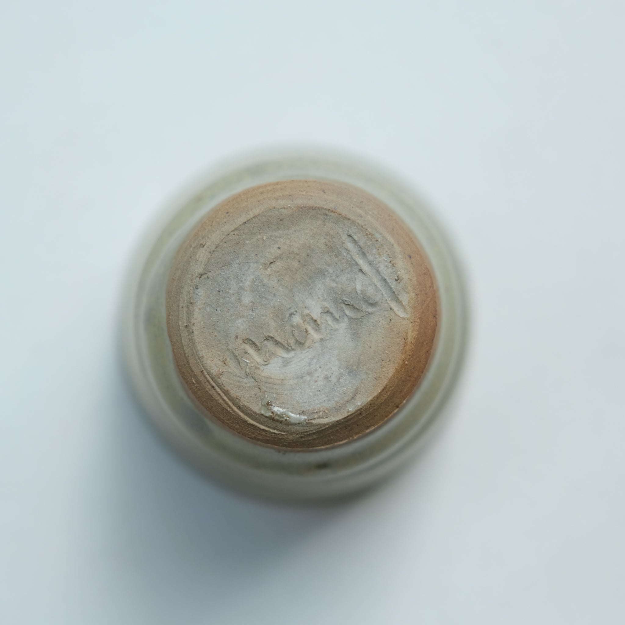 Tasse en grès cuisson bois 110ml - Vert clair de Maud Thiefaine chez Brutal Ceramics