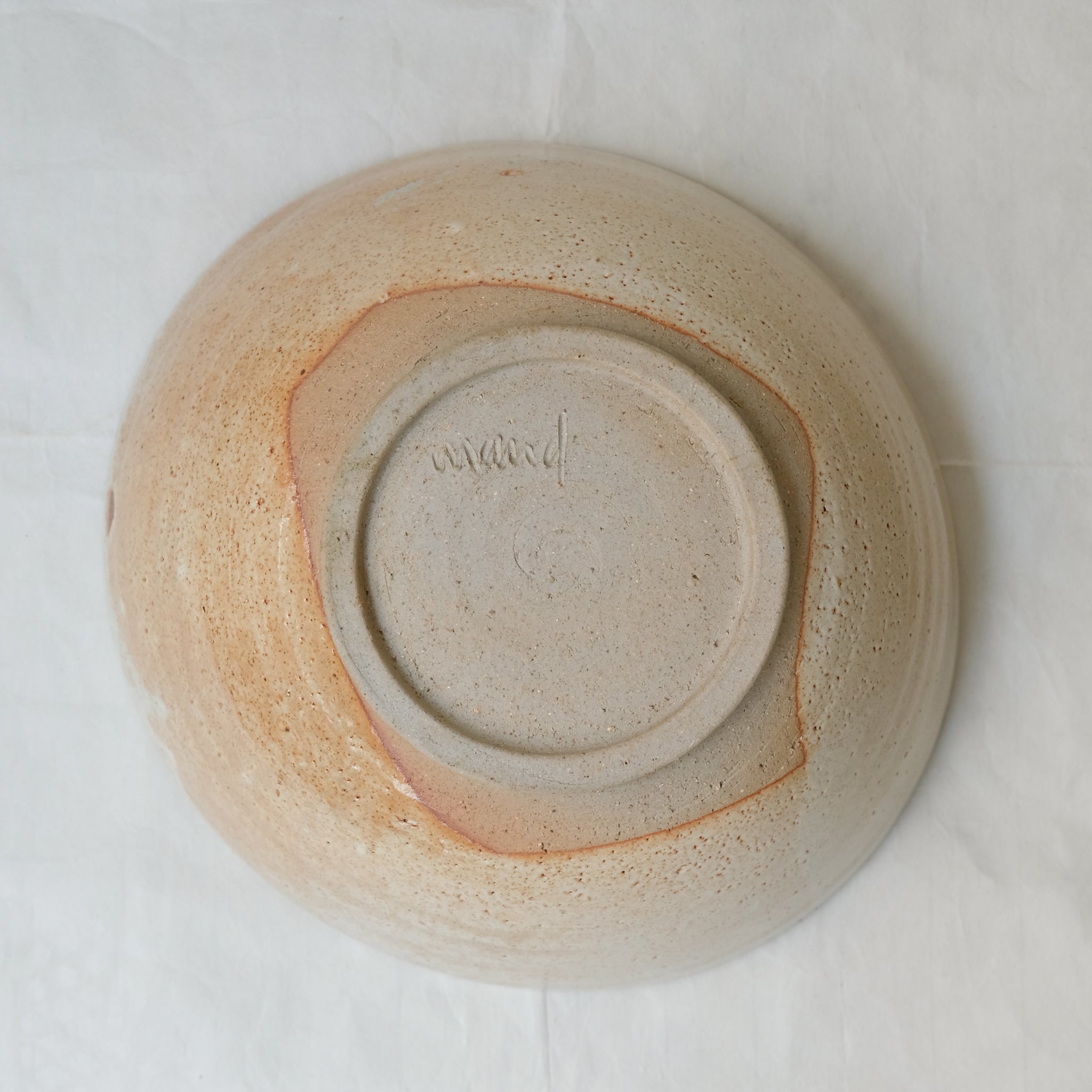 Saladier en grès cuisson bois D 29cm - Blanc Orangé de Maud Thiefaine chez Brutal Ceramics