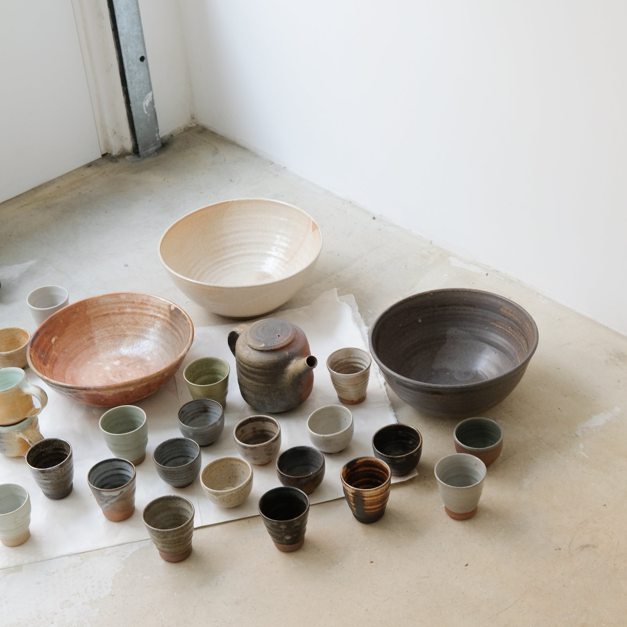 Tasse en grès cuisson bois 110ml - Vert clair de Maud Thiefaine chez Brutal Ceramics