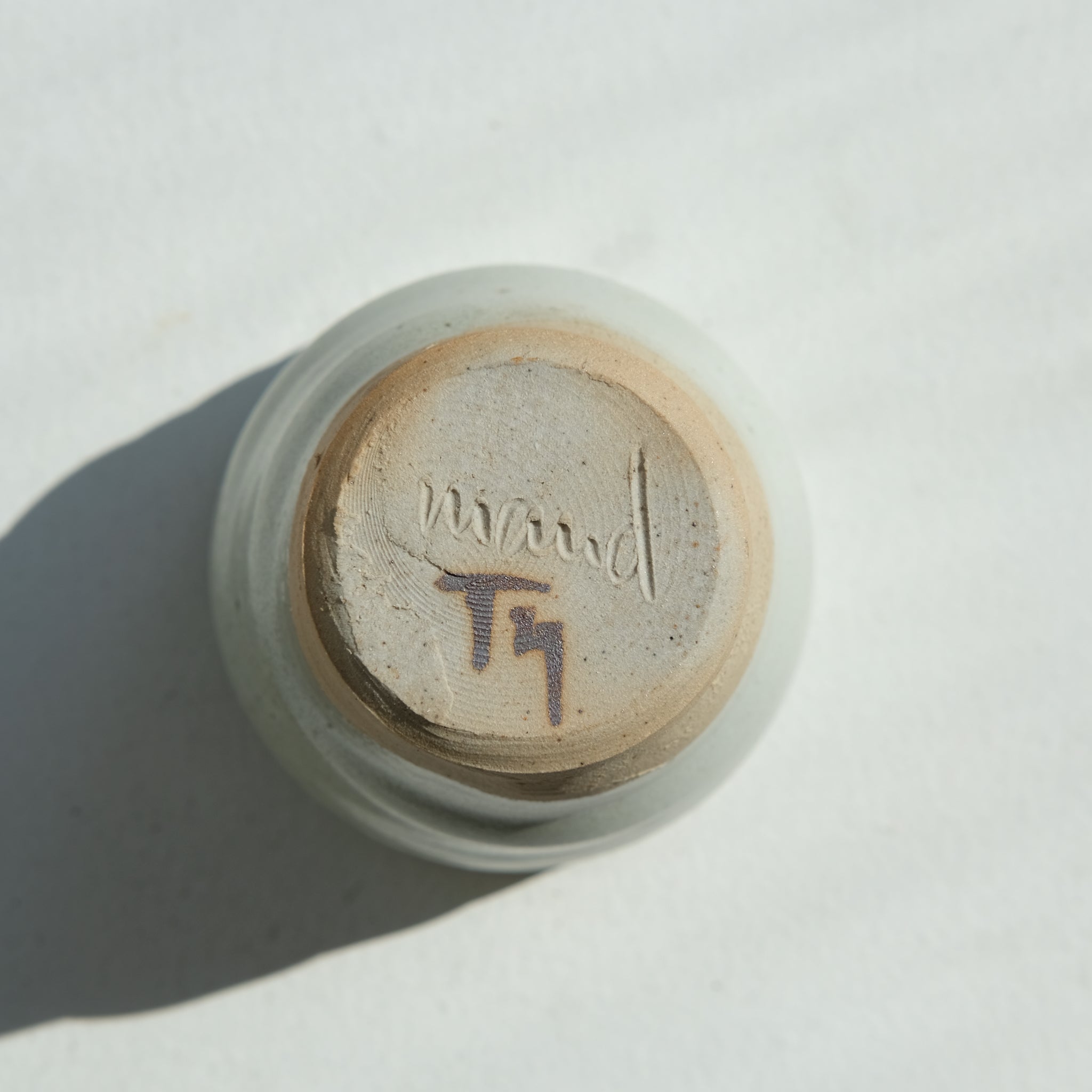 Tasse en grès cuisson bois 110ml (11) - blanc satiné de Maud Thiefaine chez Brutal Ceramics