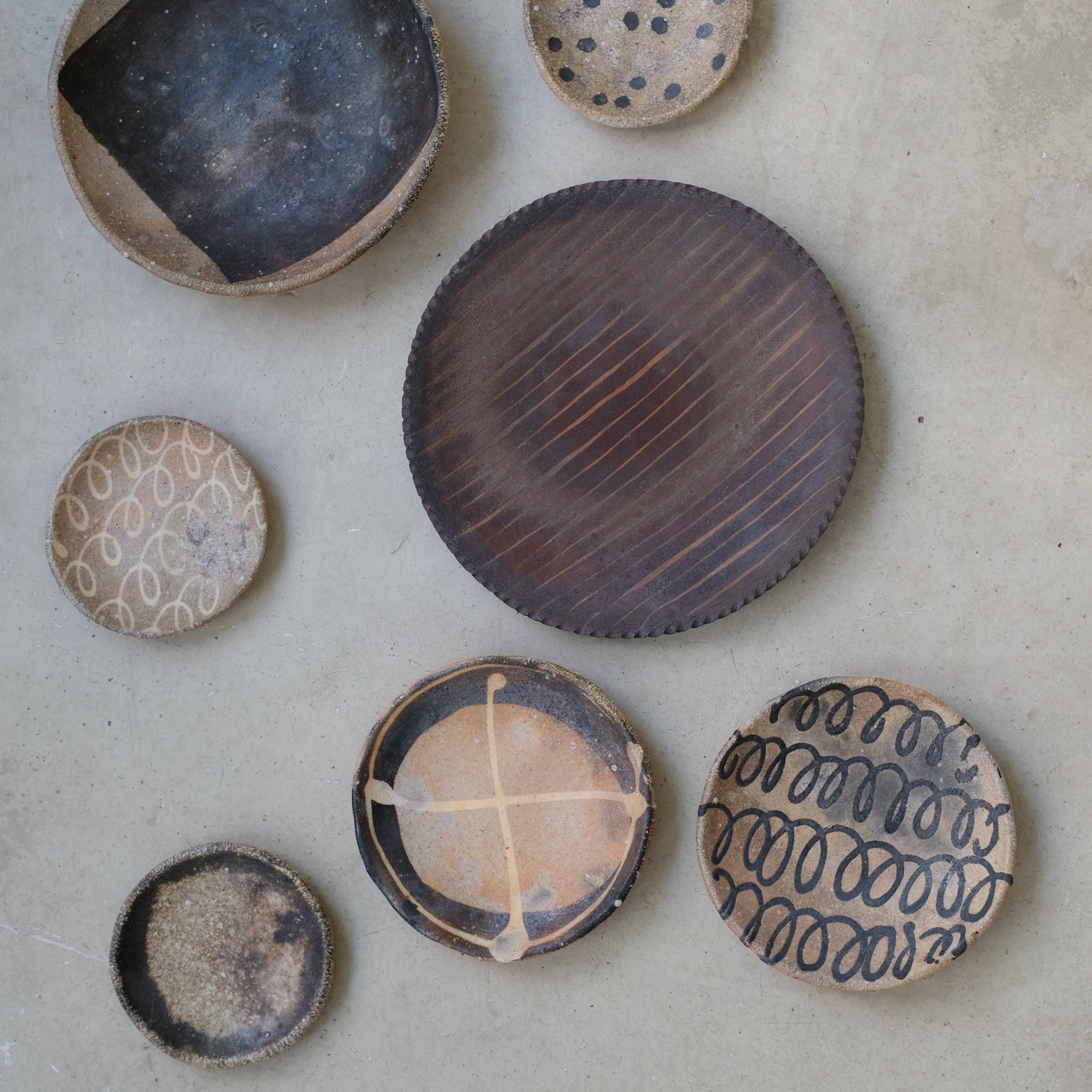 Assiette en grès Yakishime D 12cm - 02 du Yoji Yamada chez Brutal Ceramics