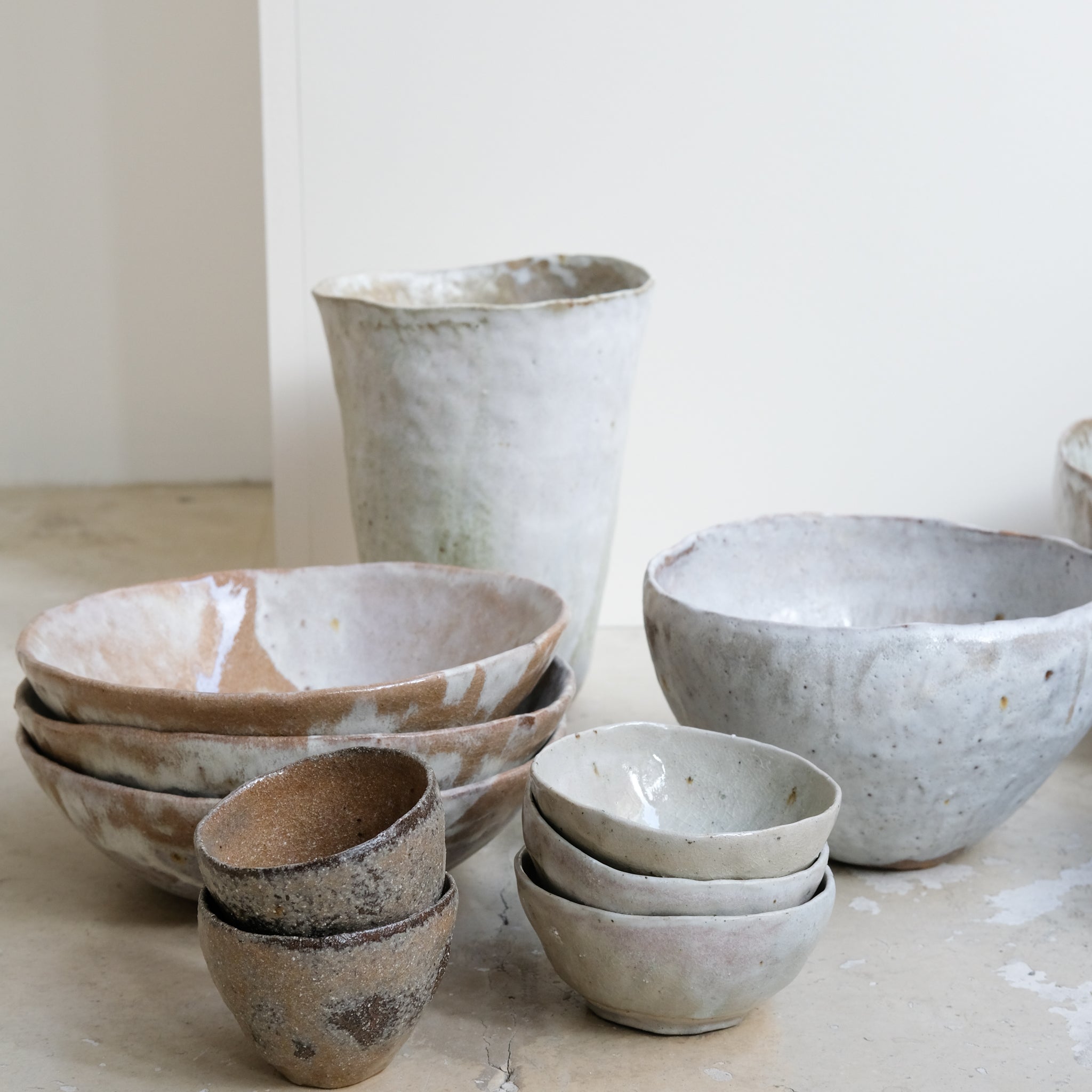 Bol en grès recolté D 11cm - vert craquelé de Nathalie Reocreux chez Brutal Ceramics