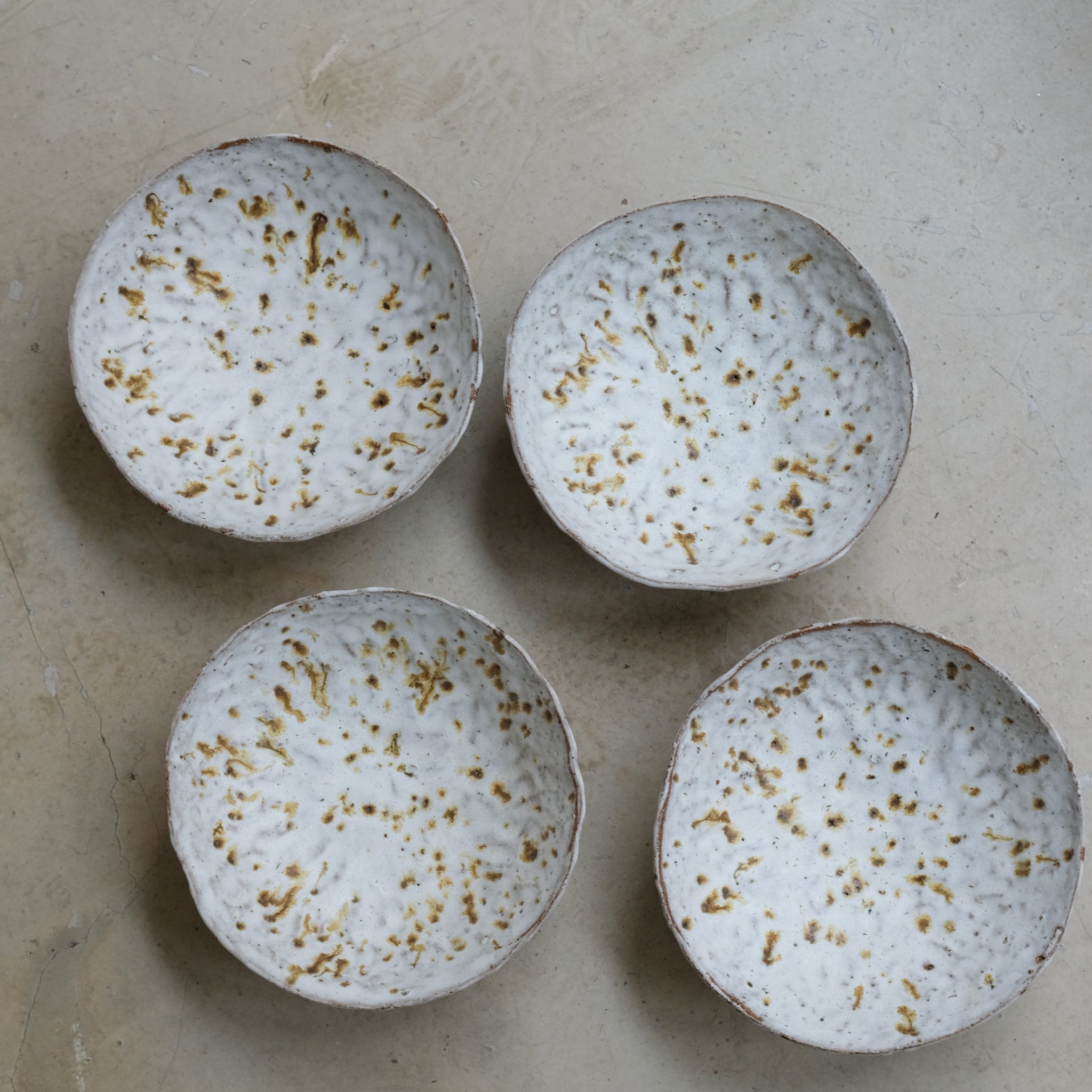 Bol en terre glanée D 19cm - Blanc et roux par Potry chez Brutal Ceramics