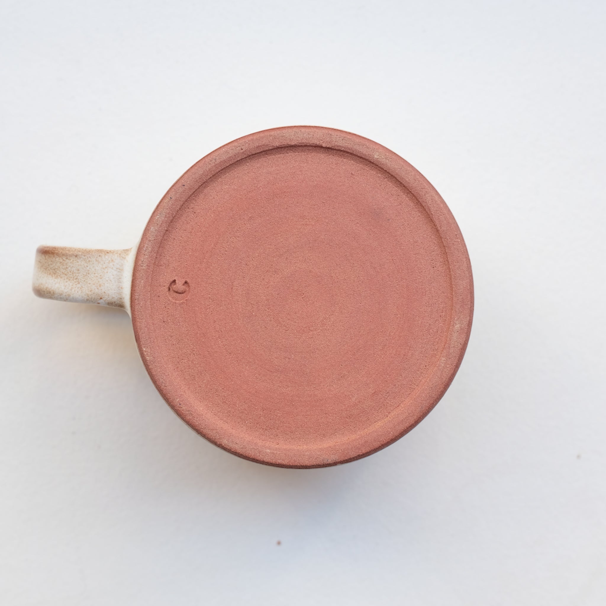 Tasse en grès 180 ml - blanc beige de Celine Fischer chez Brutal Ceramics
