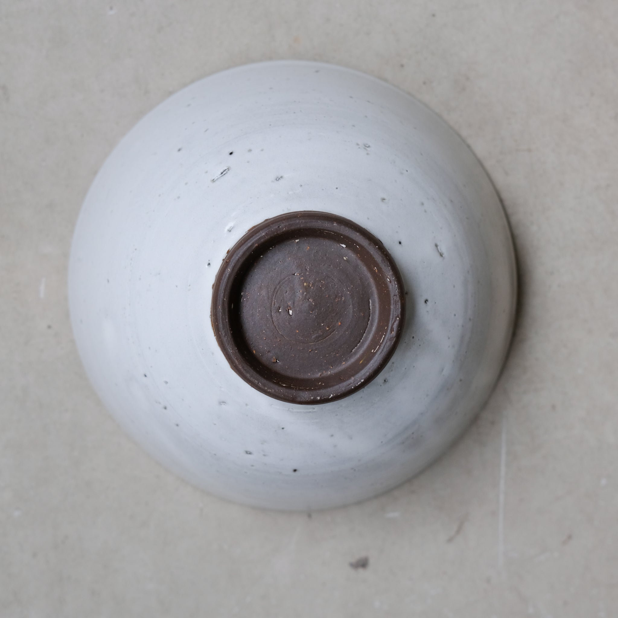 Bol à nouilles blanc par la céramiste Gaëlle Le Doledec chez Brutal Ceramics