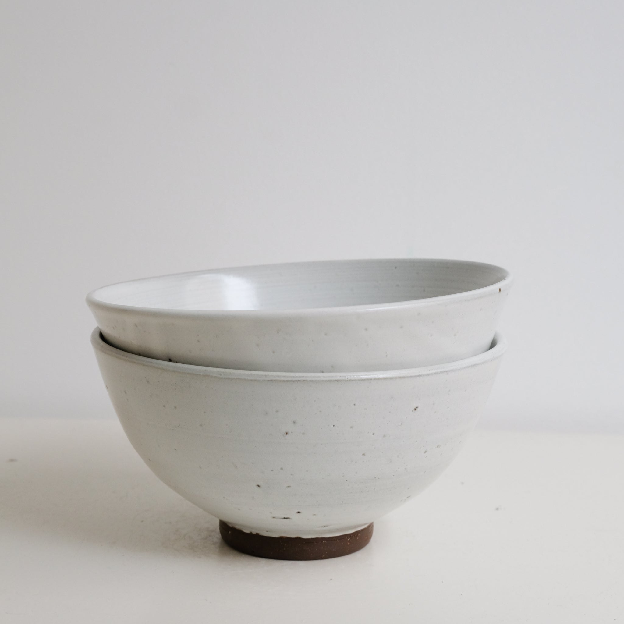 Bol à nouilles blanc par la céramiste Gaëlle Le Doledec chez Brutal Ceramics