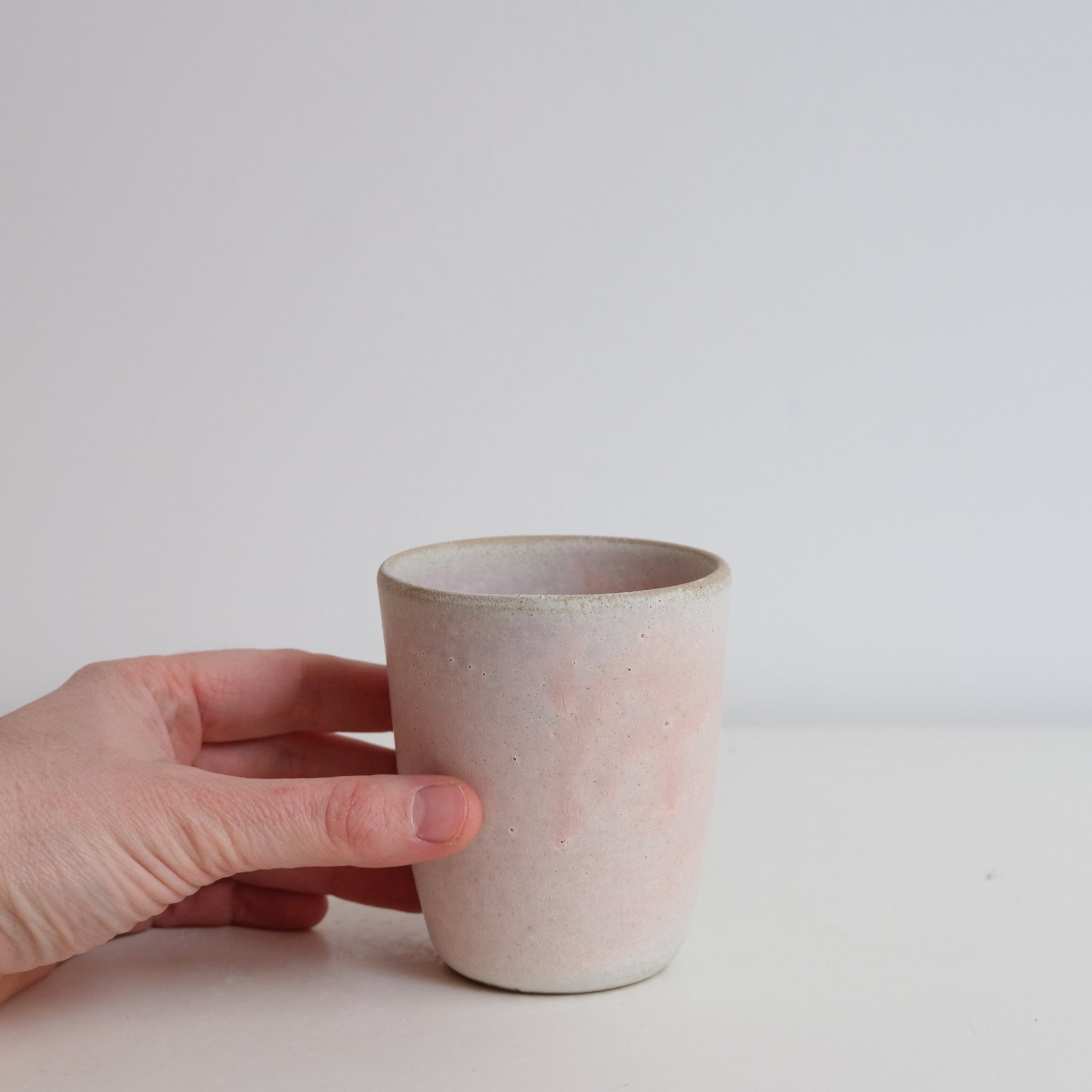 Tasse rose mat 210ml - de Hoji Ceramics chez Brutal Ceramics