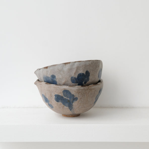 Bol verseuse "bloomy' brun et bleu de Katia Soussan chez Brutal Ceramics