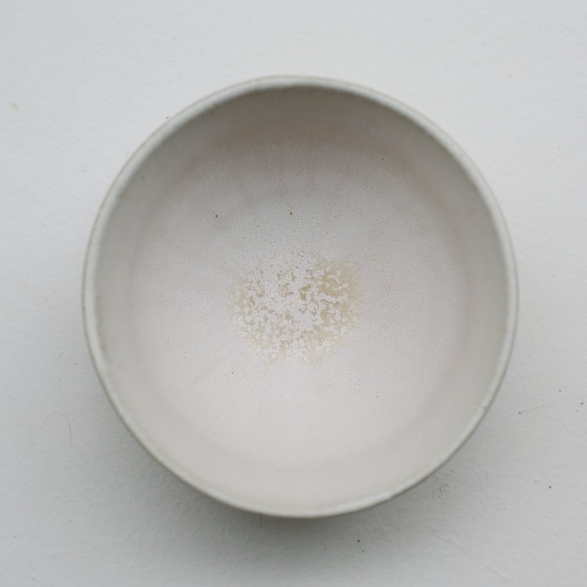 Set Théière(500ml) + 2 tasses(125ml) en grès - blanc beige de Louise Traon chez Brutal Ceramics