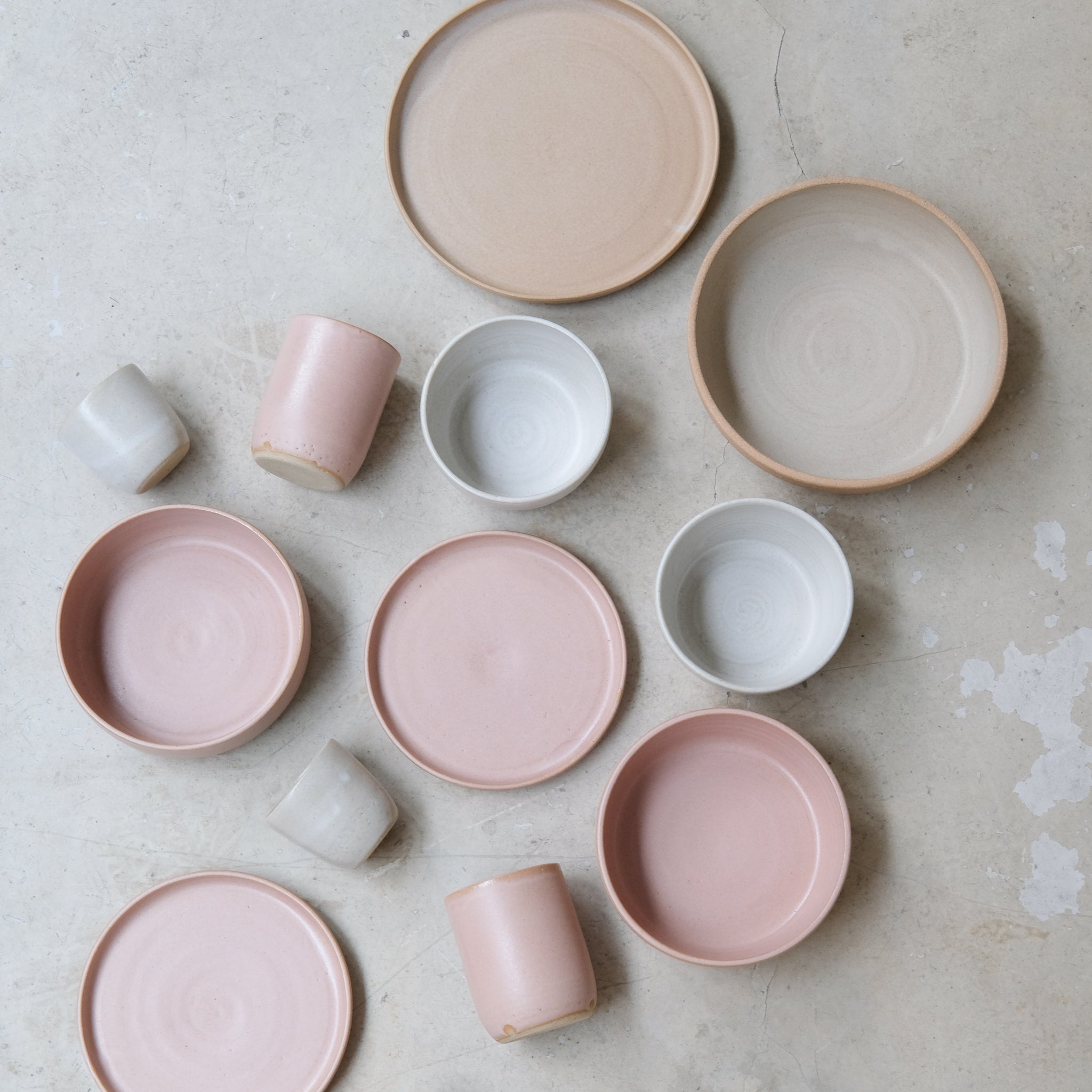 Beige stoneware mug 300ml - matte pink