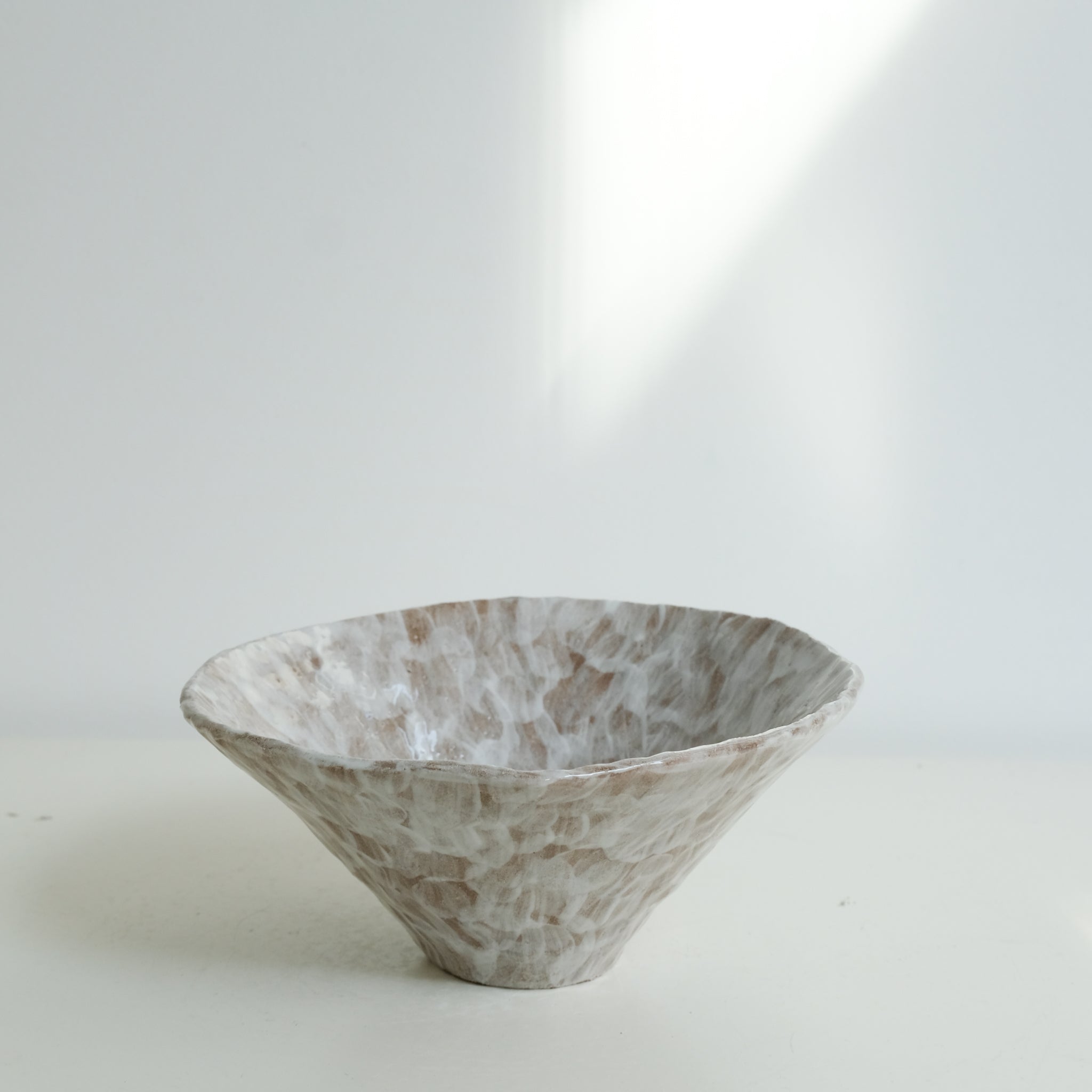 Bol en grès D 17cm - Brun et blanc d'Apollonie Ceramics chez Brutal Ceramics