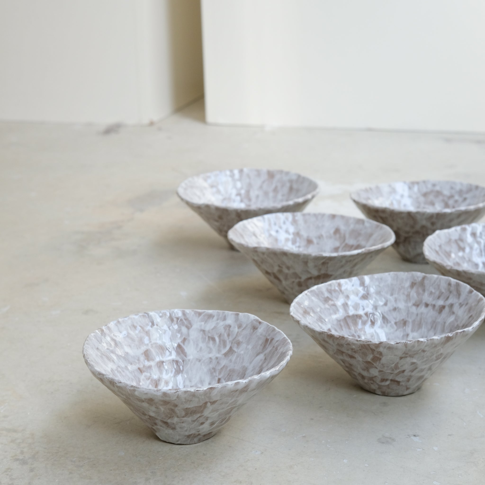 Bol en grès D 17cm - Brun et blanc d'Apollonie Ceramics chez Brutal Ceramics