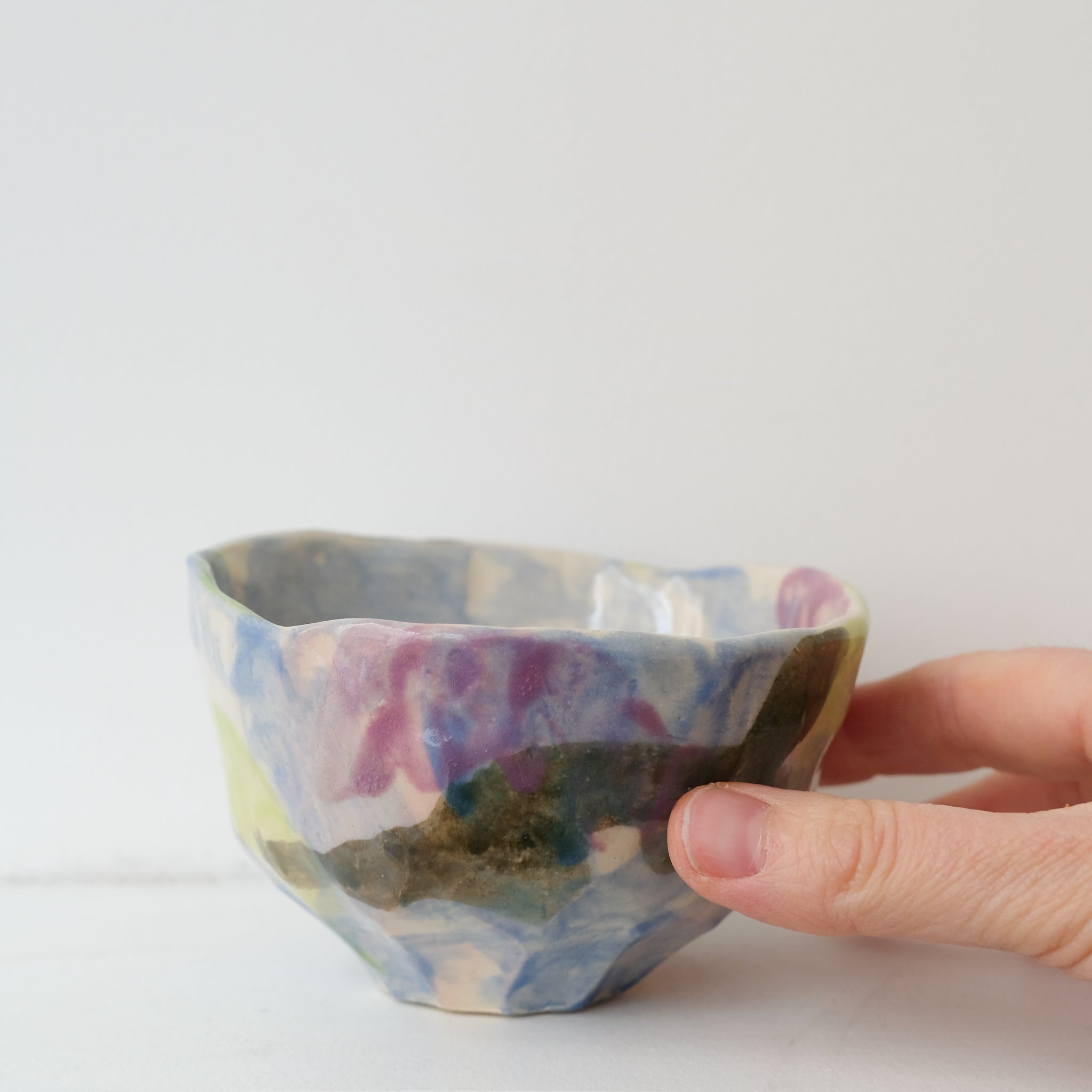 Tasse 07 en grès 180ml - multicolore de Camille Létoffé chez Brutal Ceramics