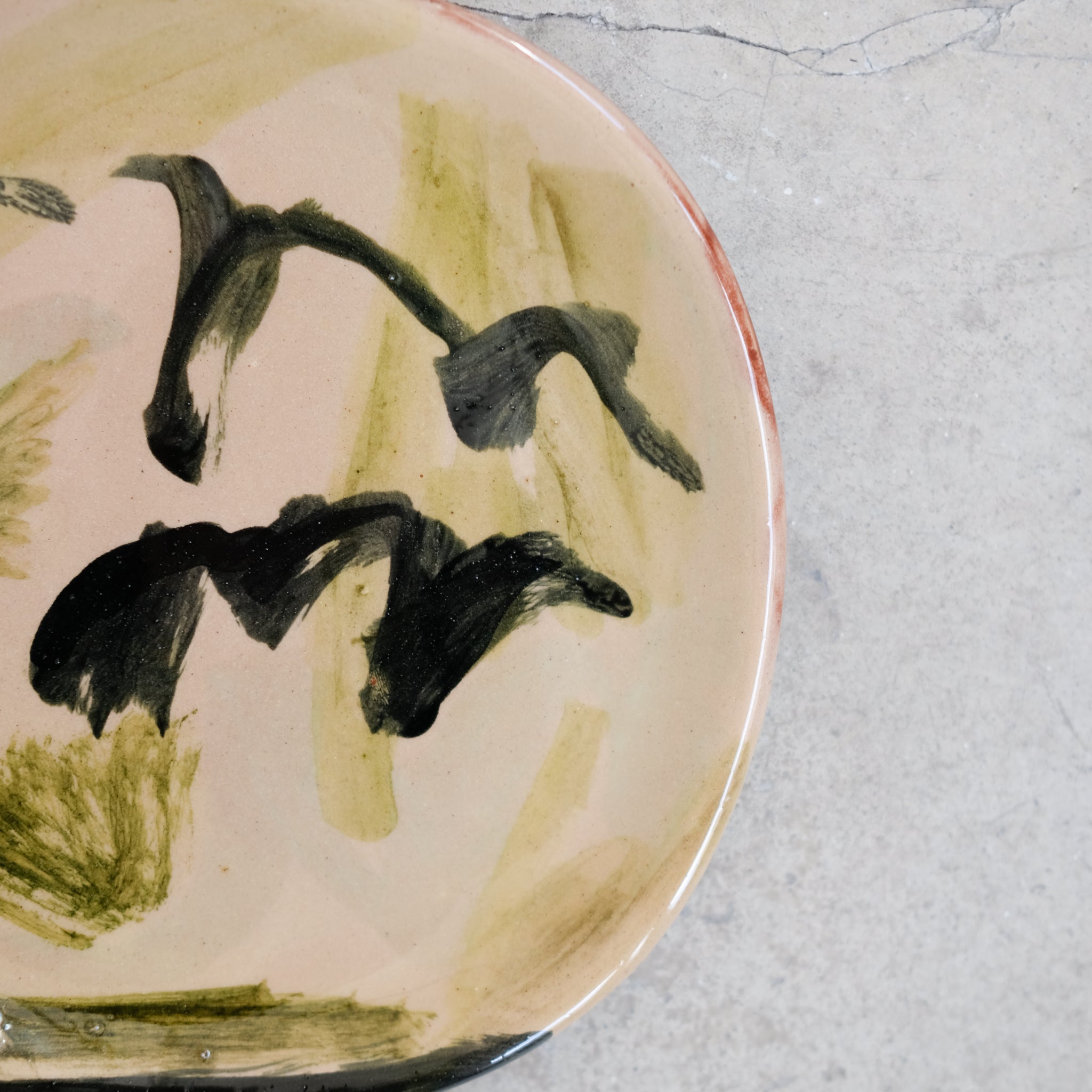 Assiette SP2406 en faïence rouge D 19cm - Multicolore d'Héloise Bariol chez Brutal Ceramics