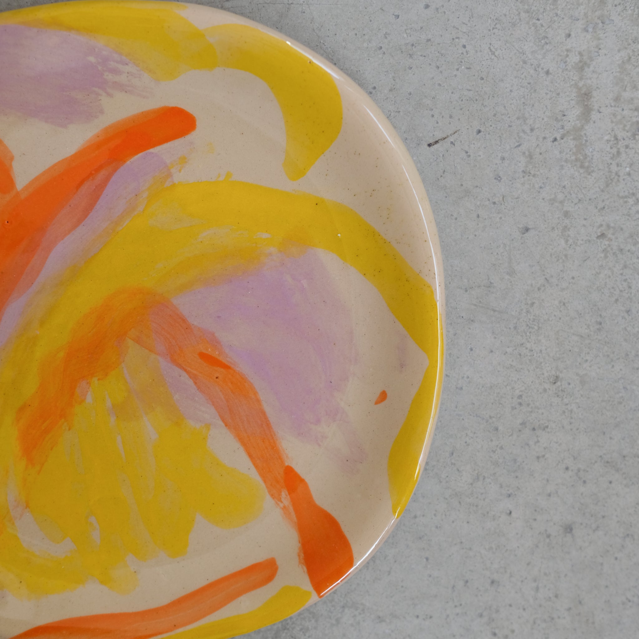 Assiette SP2414 en faïence rouge D 19cm - Multicolore d'Héloise Bariol chez Brutal Ceramics