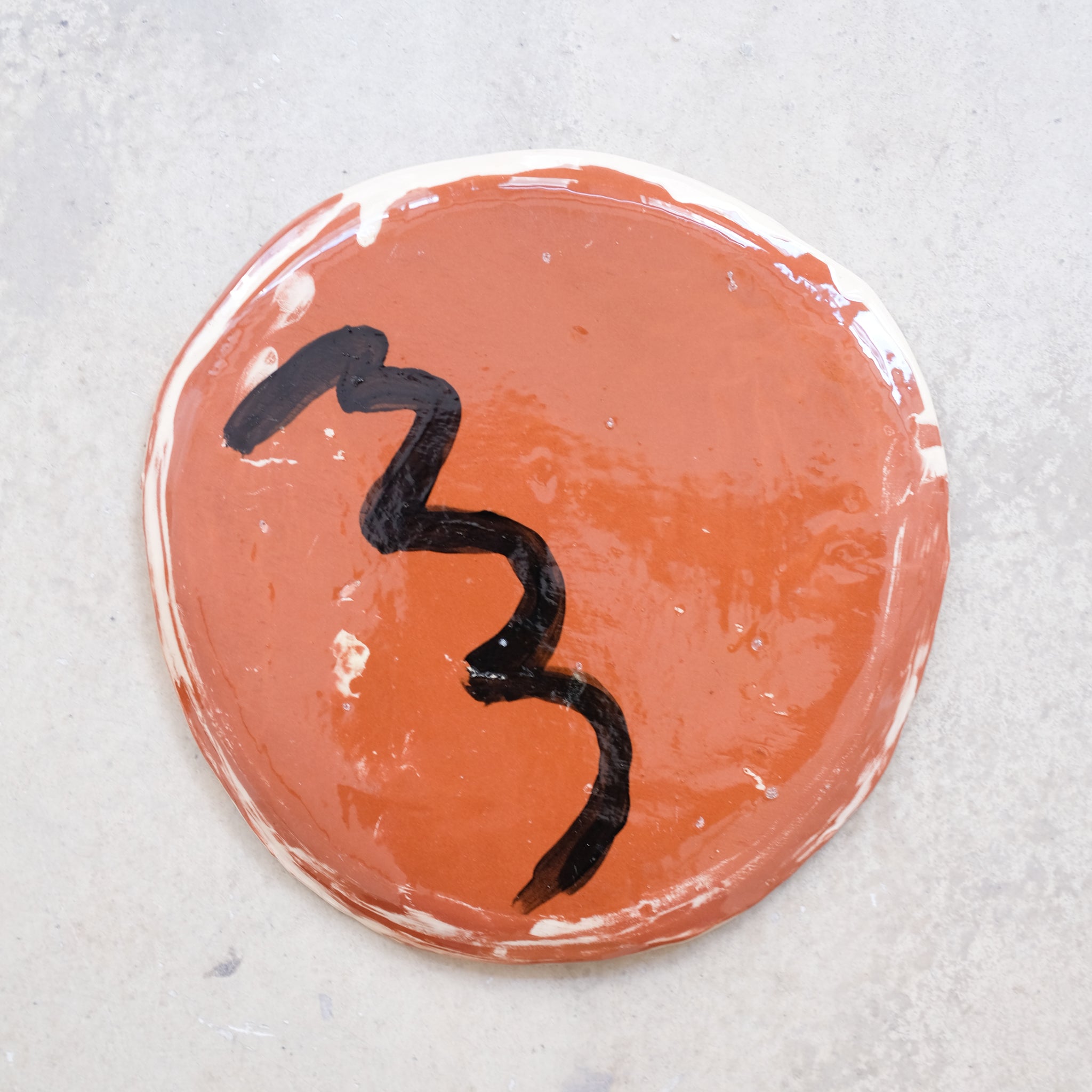 SP2447 red earthenware plate D 27cm - Multicolor