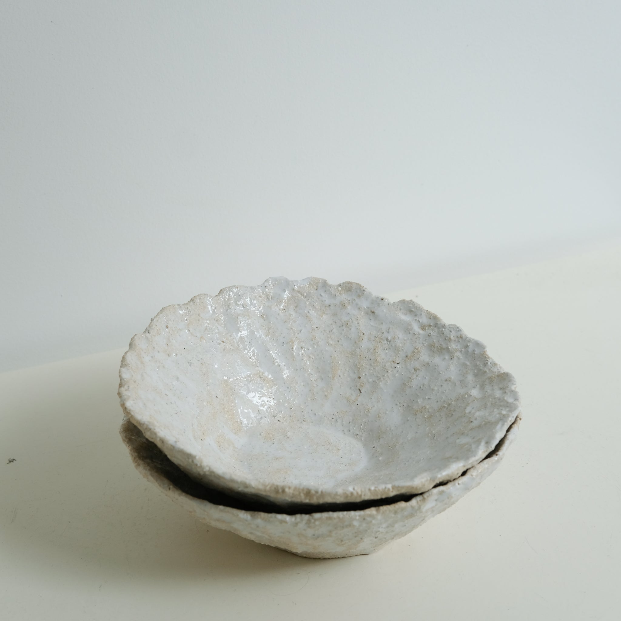 Bol en grès blanc D 17,5cm - Blanc brillant de Léa Baldassari chez Brutal Ceramics