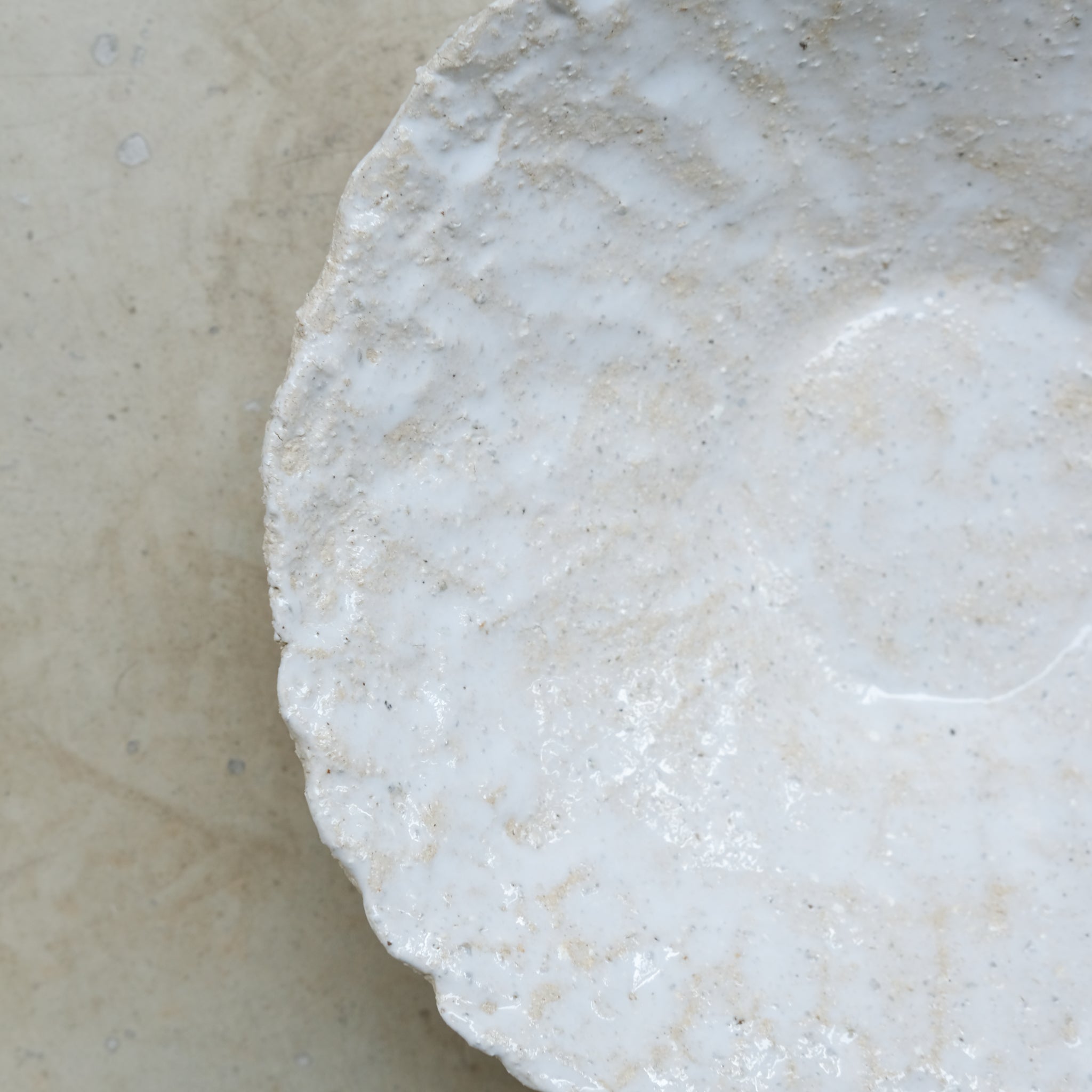 Bol en grès blanc D 17,5cm - Blanc brillant de Léa Baldassari chez Brutal Ceramics