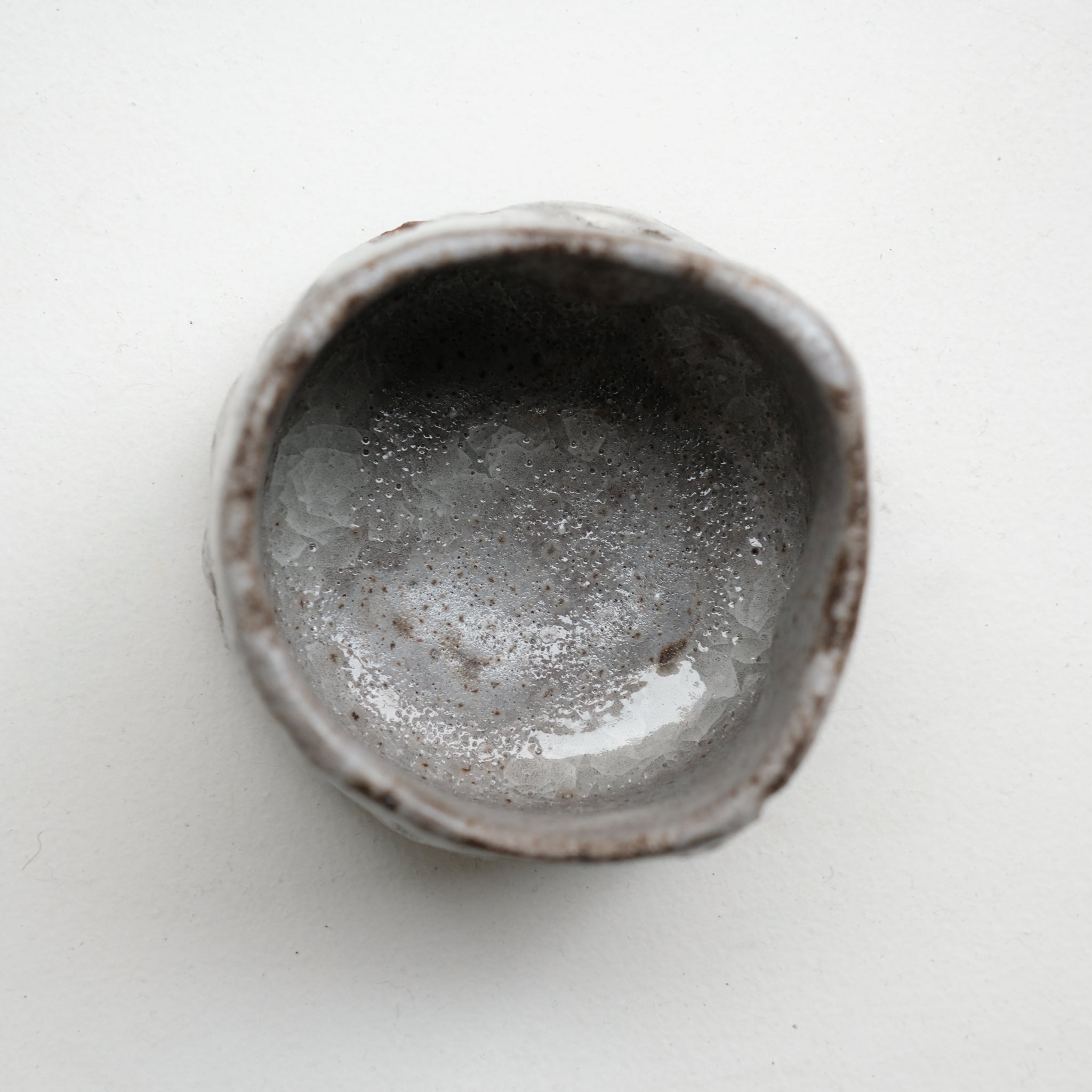Tasse en grès 200ml - Gris texturé de Saga Pottery chez Brutal Ceramics