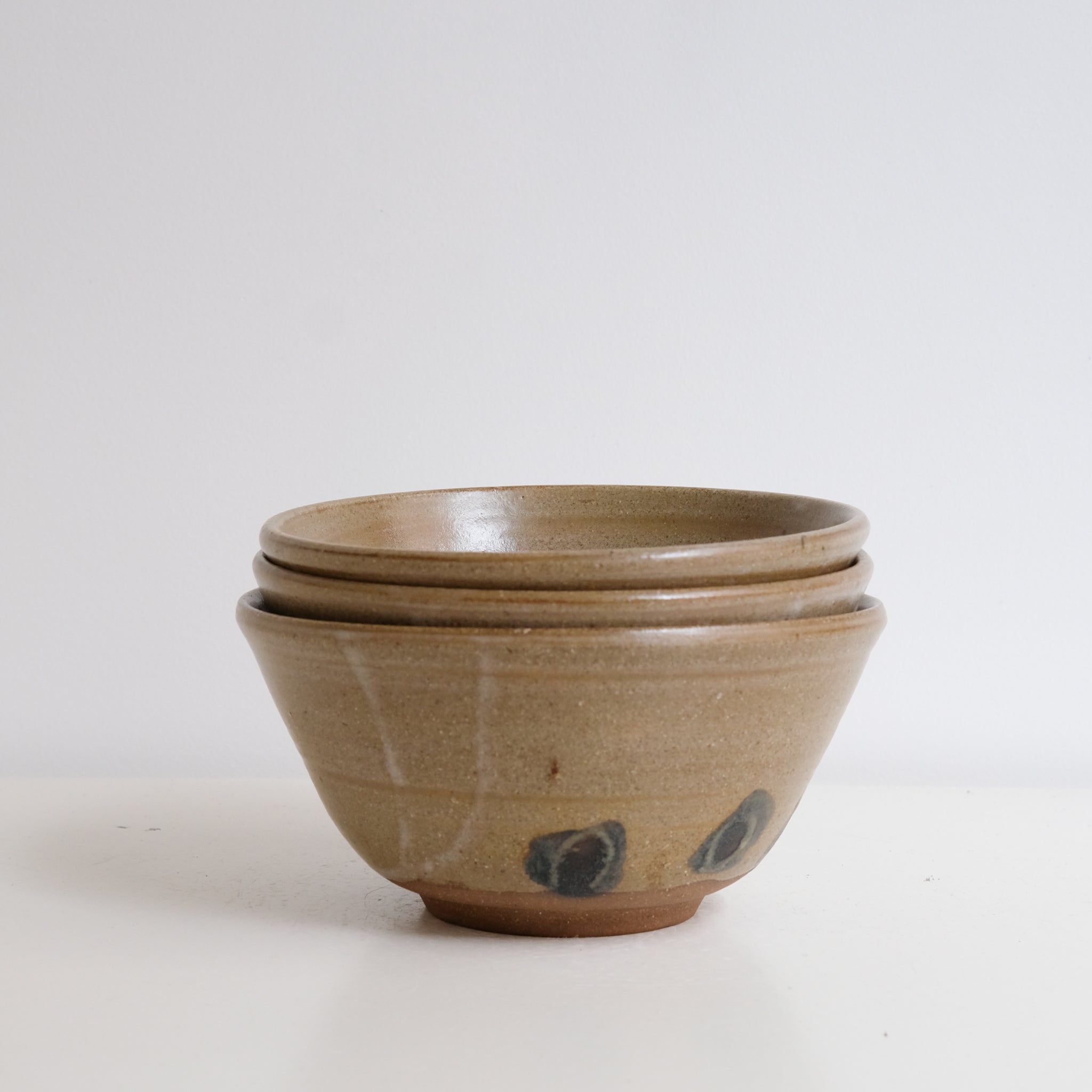 Bol en grès 17,5cm - brun satiné de Yasashii chez Brutal Ceramics