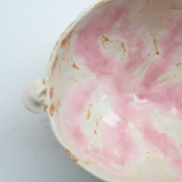 Bol à oreilles en grès blanc D 11cm - blush et eau de pluie de Cindy Liao Rasamoelina chez Brutal Ceramics