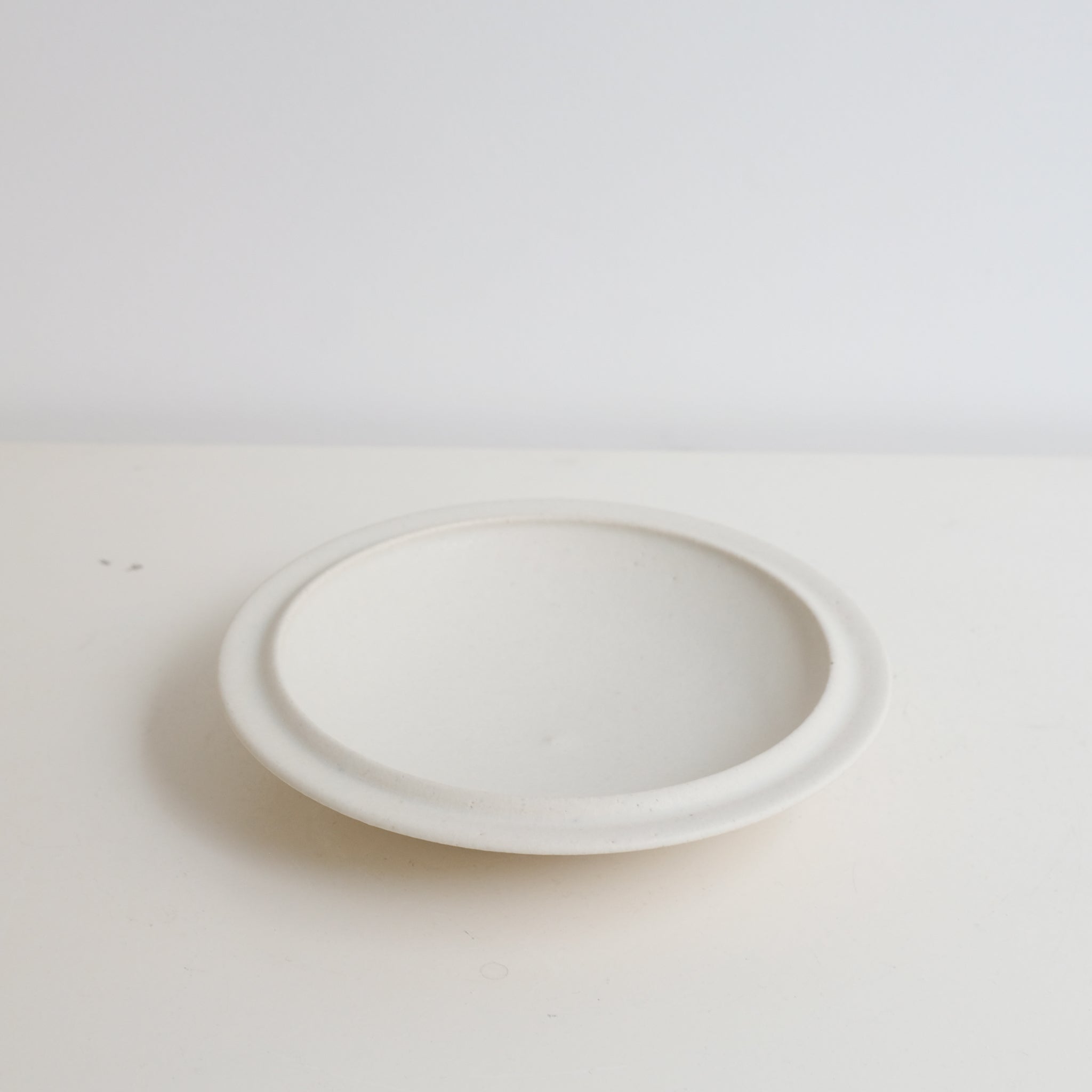 Bol en grès D 18,5cm - Noir Marron de Atsushi Funakushi chez Brutal Ceramics