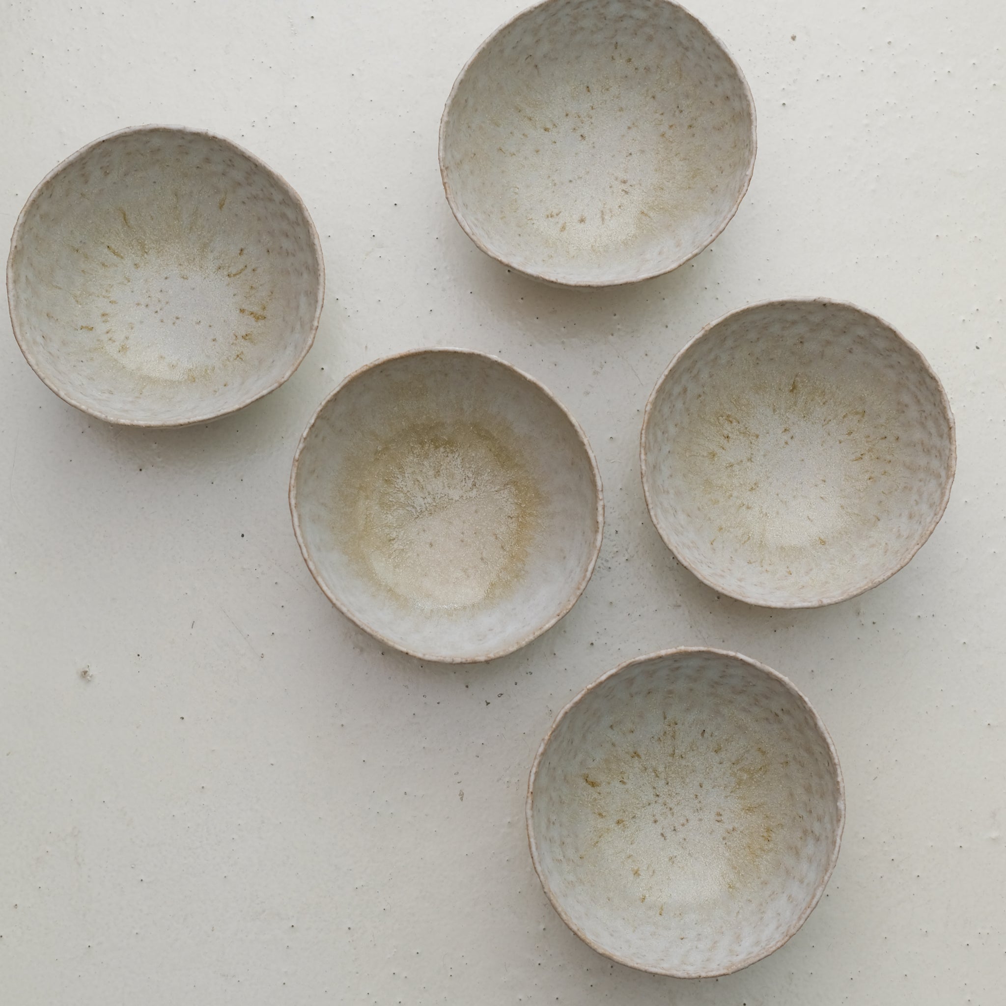 Bol brume D 14,5cm en grès - Beige de Eunjung Lee chez Brutal Ceramics