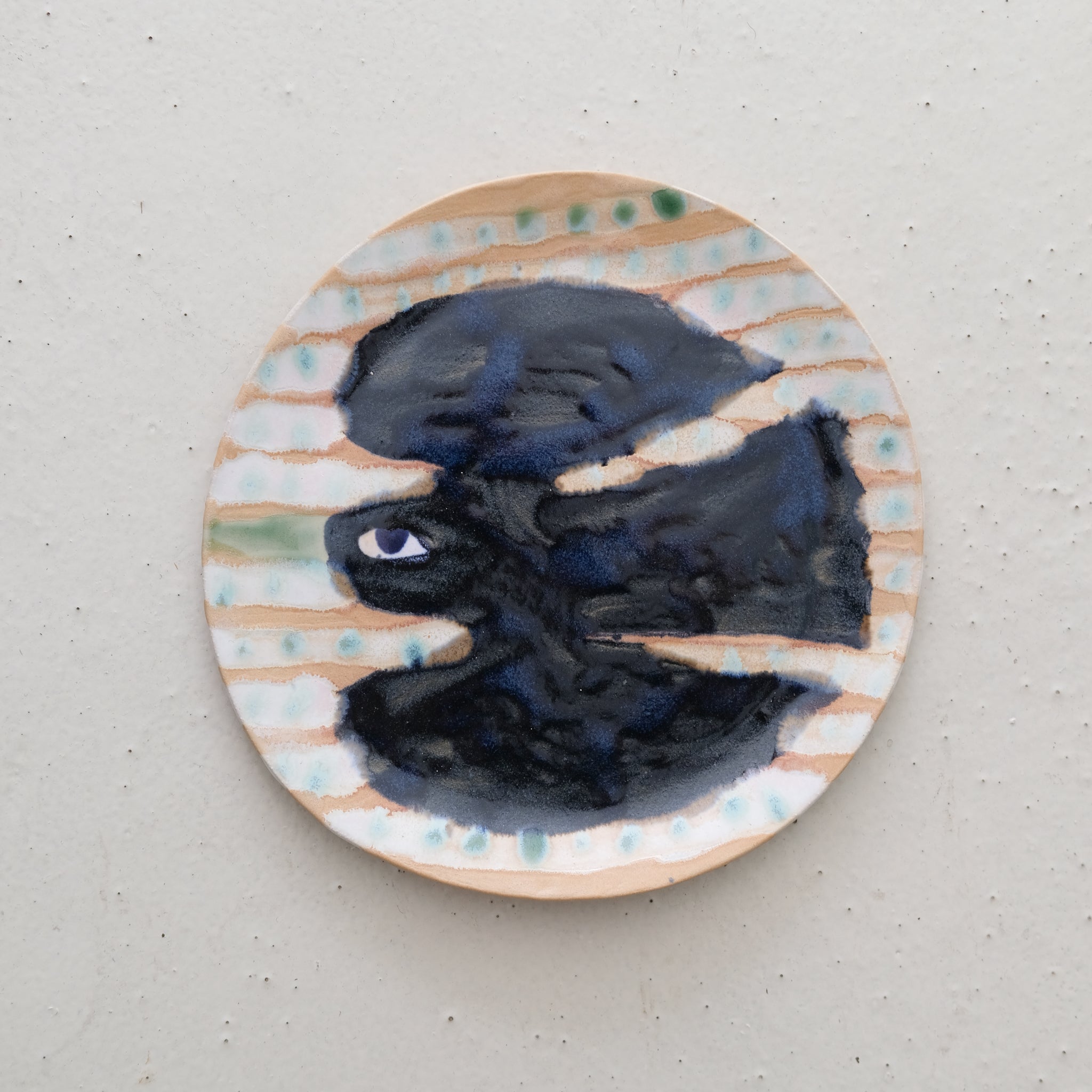 Assiette W24MY04 en grès D 18,5cm - multicolore de Marie-Yaé Suematsu chez Brutal Ceramics