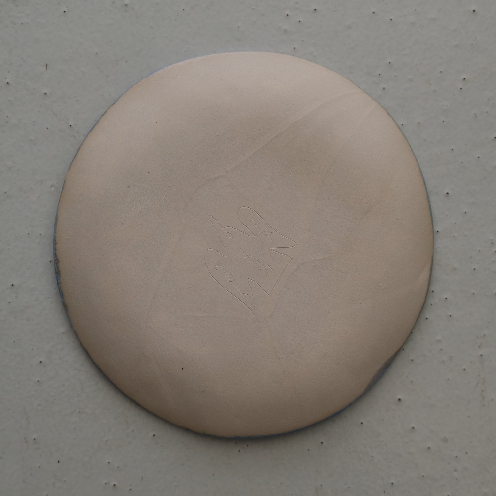Assiette W24MY05 en grès D 18,5cm - multicolore de Marie-Yaé Suematsu chez Brutal Ceramics