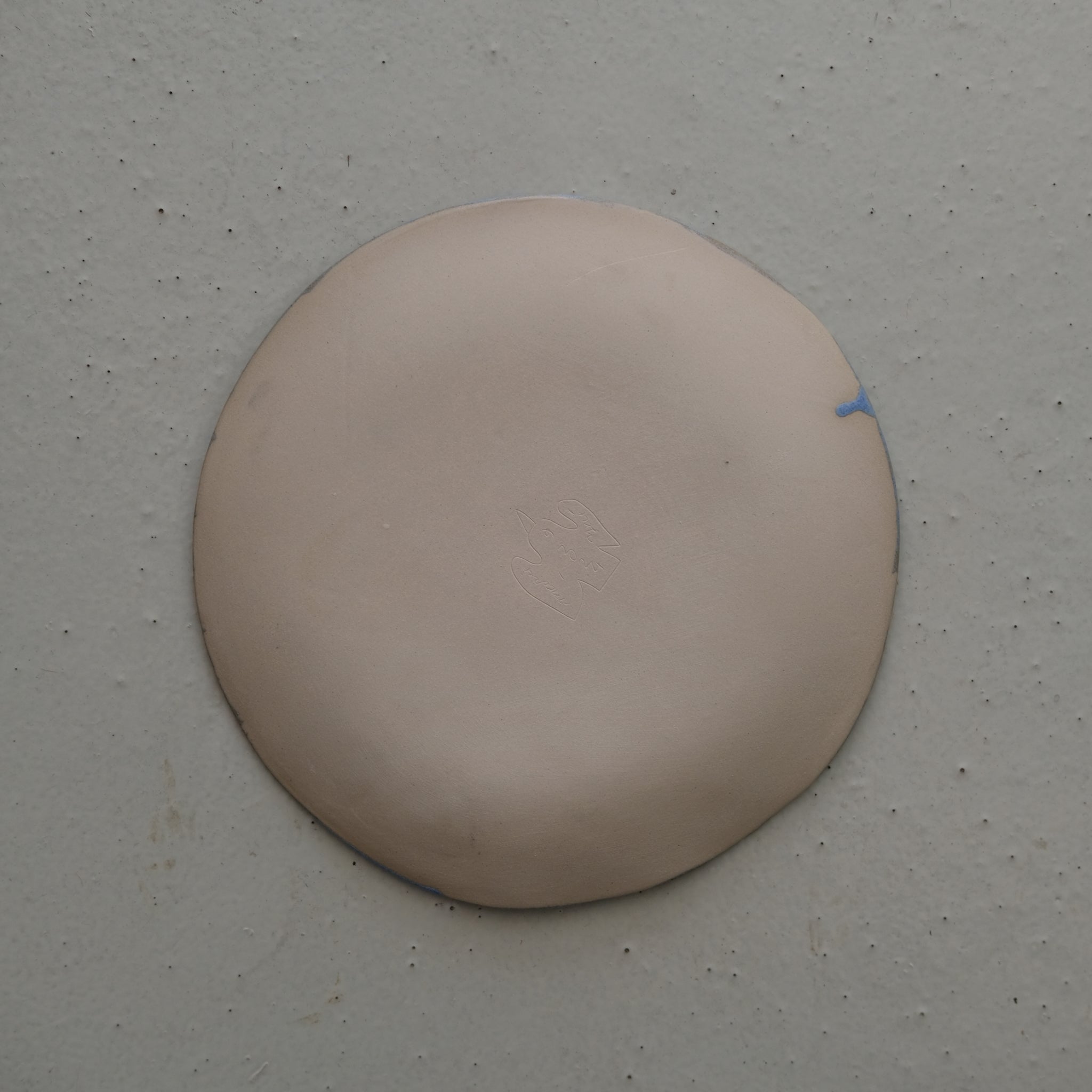 Assiette W24MY11 en grès D 18,5cm - multicolore de Marie-Yaé Suematsu chez Brutal Ceramics
