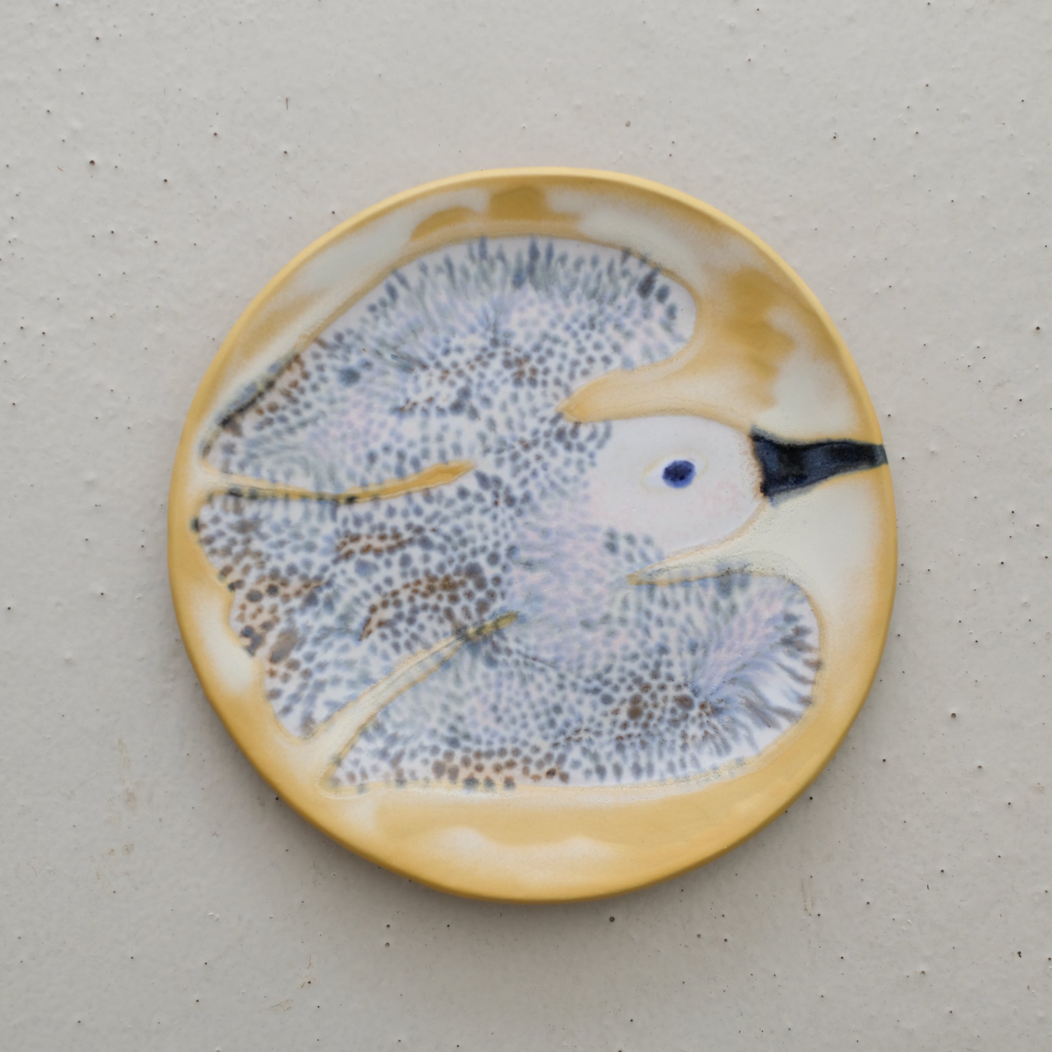 Assiette W24MY21 en grès D 18,5cm - multicolore de Marie-Yaé Suematsu chez Brutal Ceramics