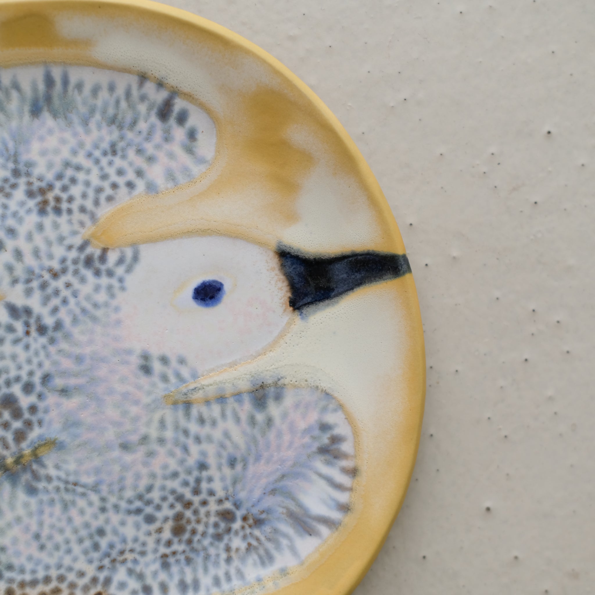 Assiette W24MY21 en grès D 18,5cm - multicolore de Marie-Yaé Suematsu chez Brutal Ceramics