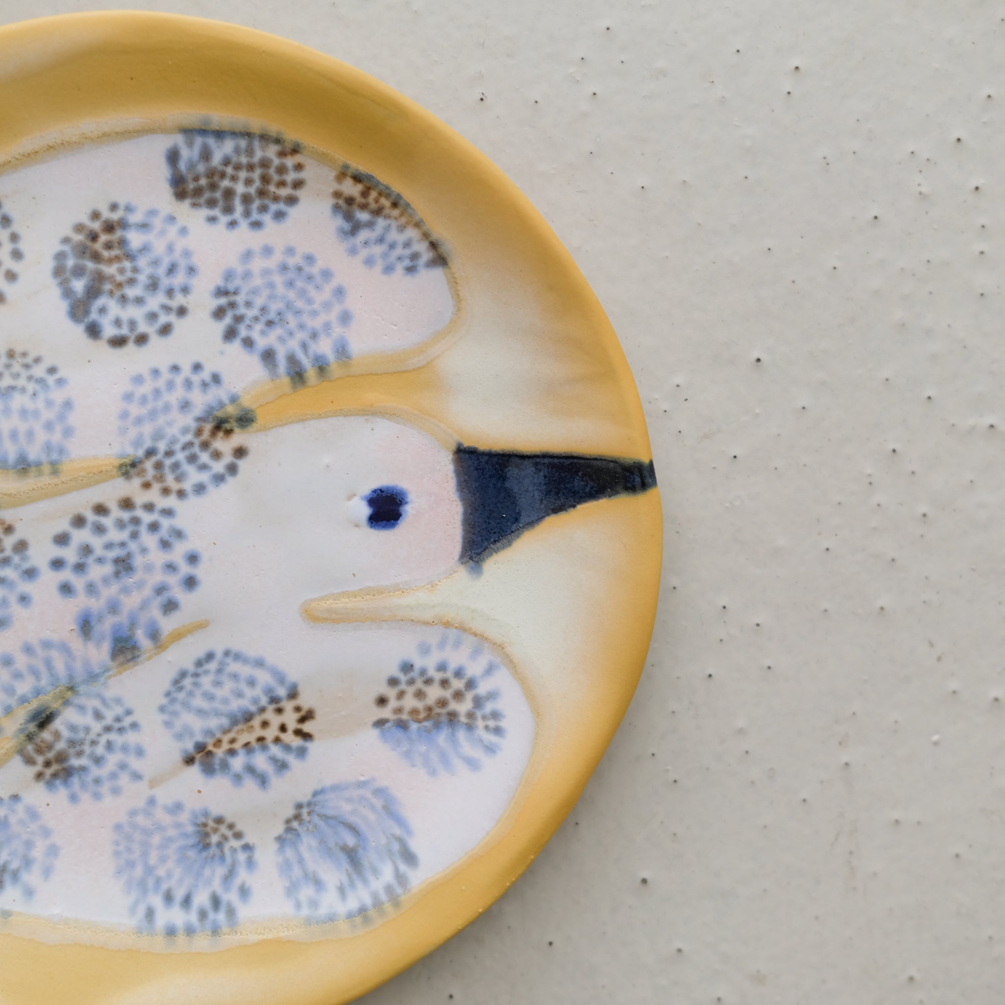 Assiette W24MY22 en grès D 18,5cm - multicolore de Marie-Yaé Suematsu chez Brutal Ceramics
