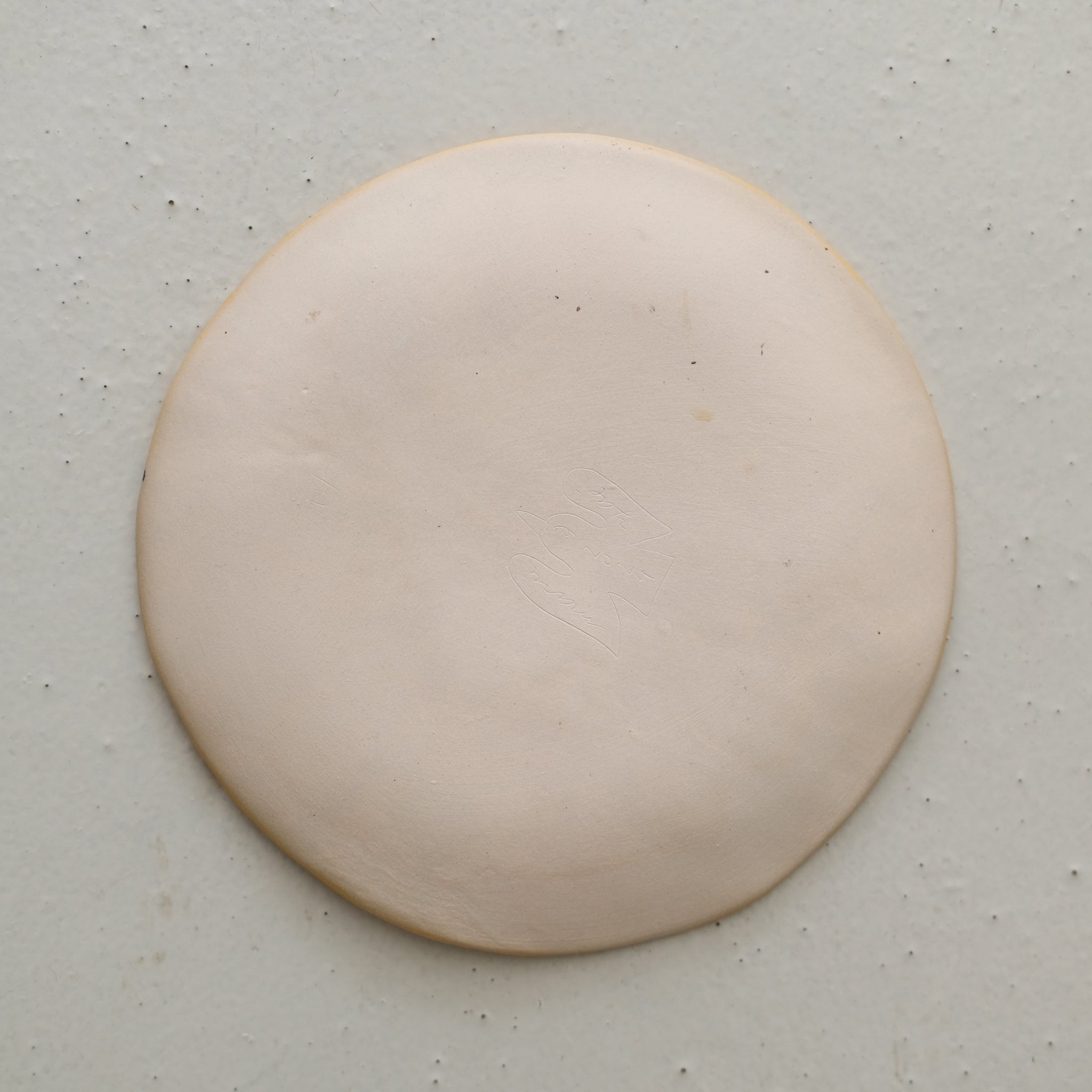 Assiette W24MY22 en grès D 18,5cm - multicolore de Marie-Yaé Suematsu chez Brutal Ceramics
