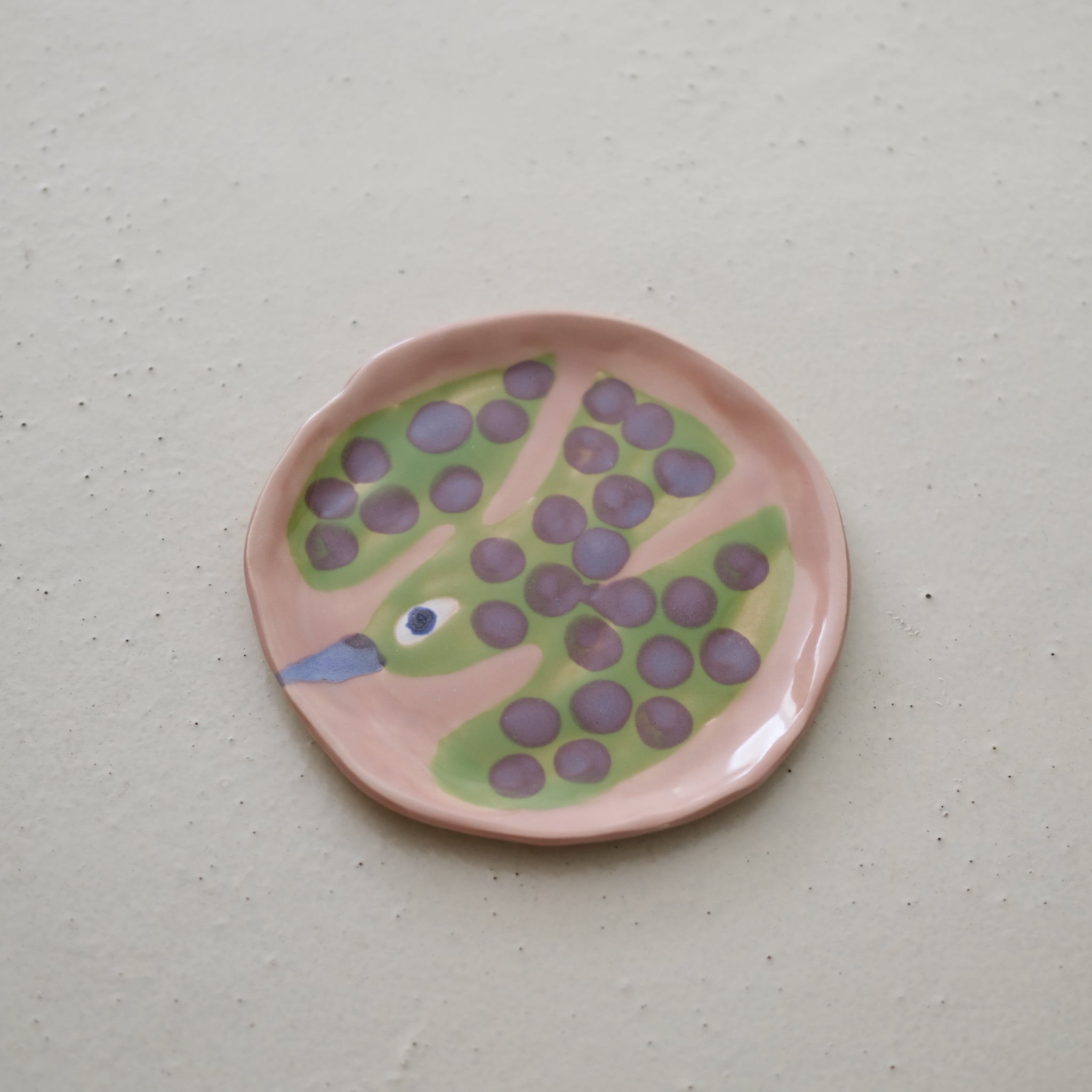 Assiette W24MY27 en grès D 16,5cm - multicolore de Marie-Yaé Suematsu chez Brutal Ceramics