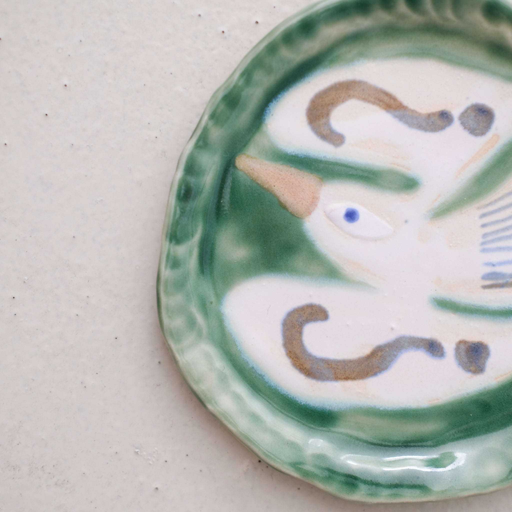 Assiette W24MY35 en grès D 16,5cm - multicolore de Marie-Yaé Suematsu chez Brutal Ceramics
