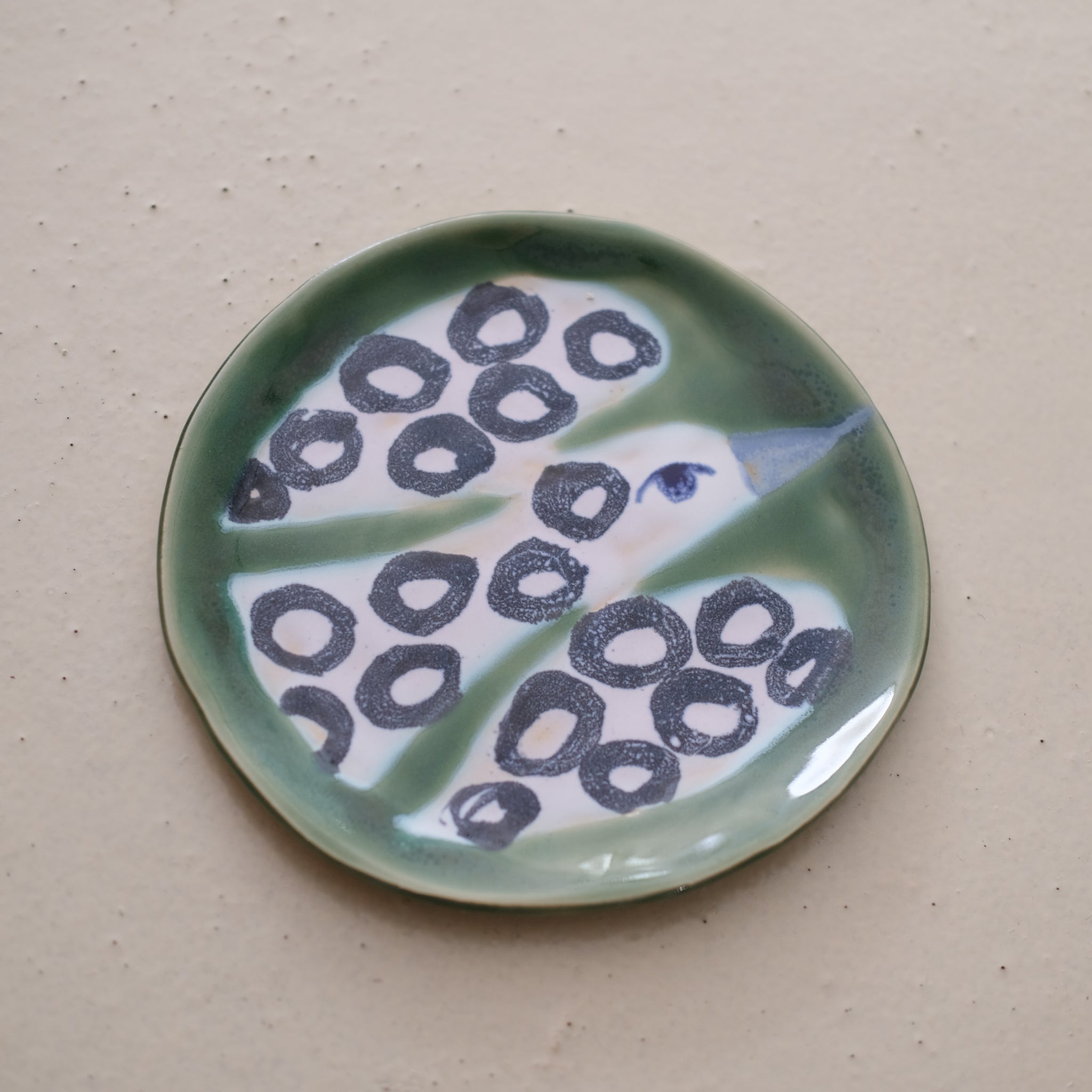 Assiette W24MY44 en grès D 16,5cm - multicolore de Marie-Yaé Suematsu chez Brutal Ceramics