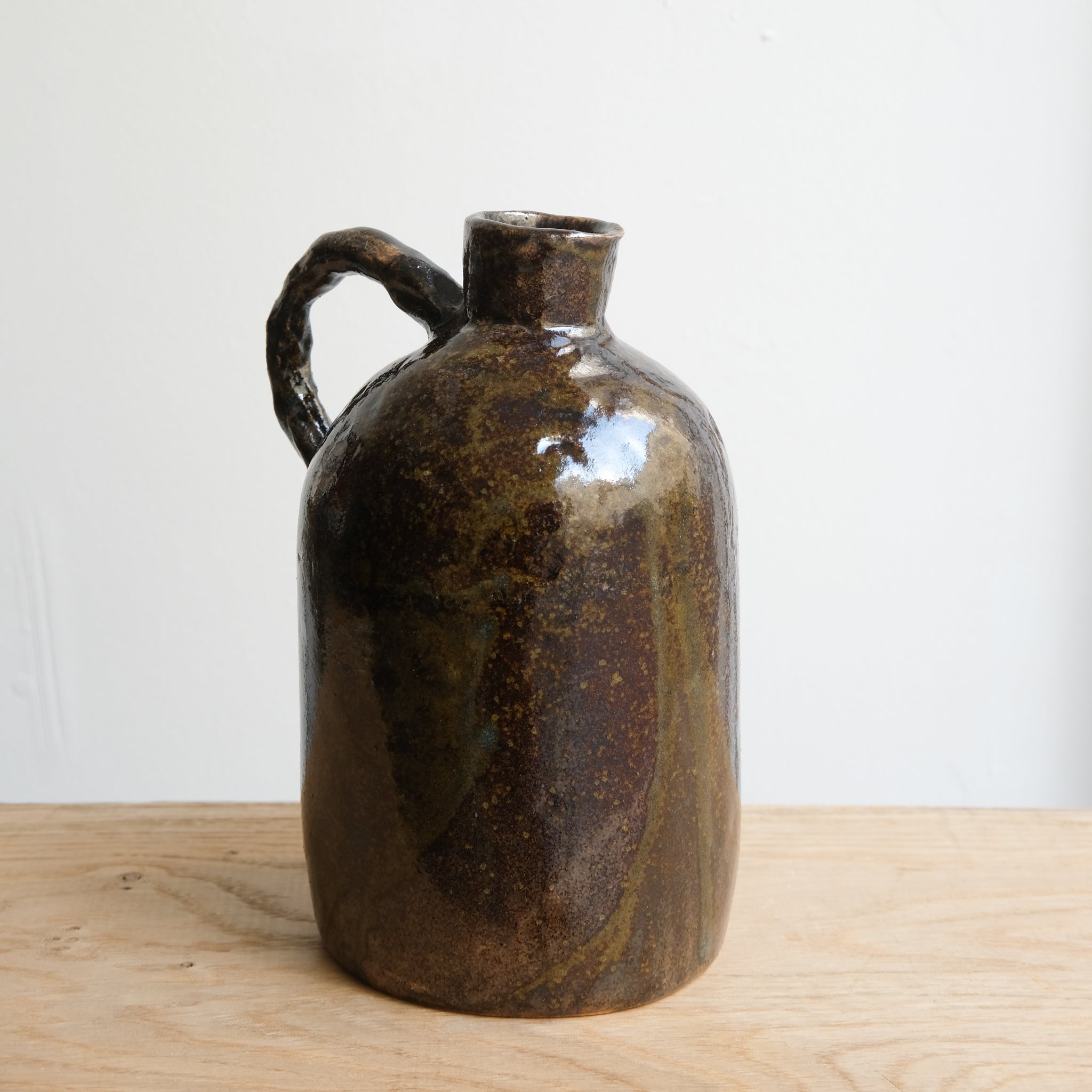 Pichet en grès H 21cm- marron brun