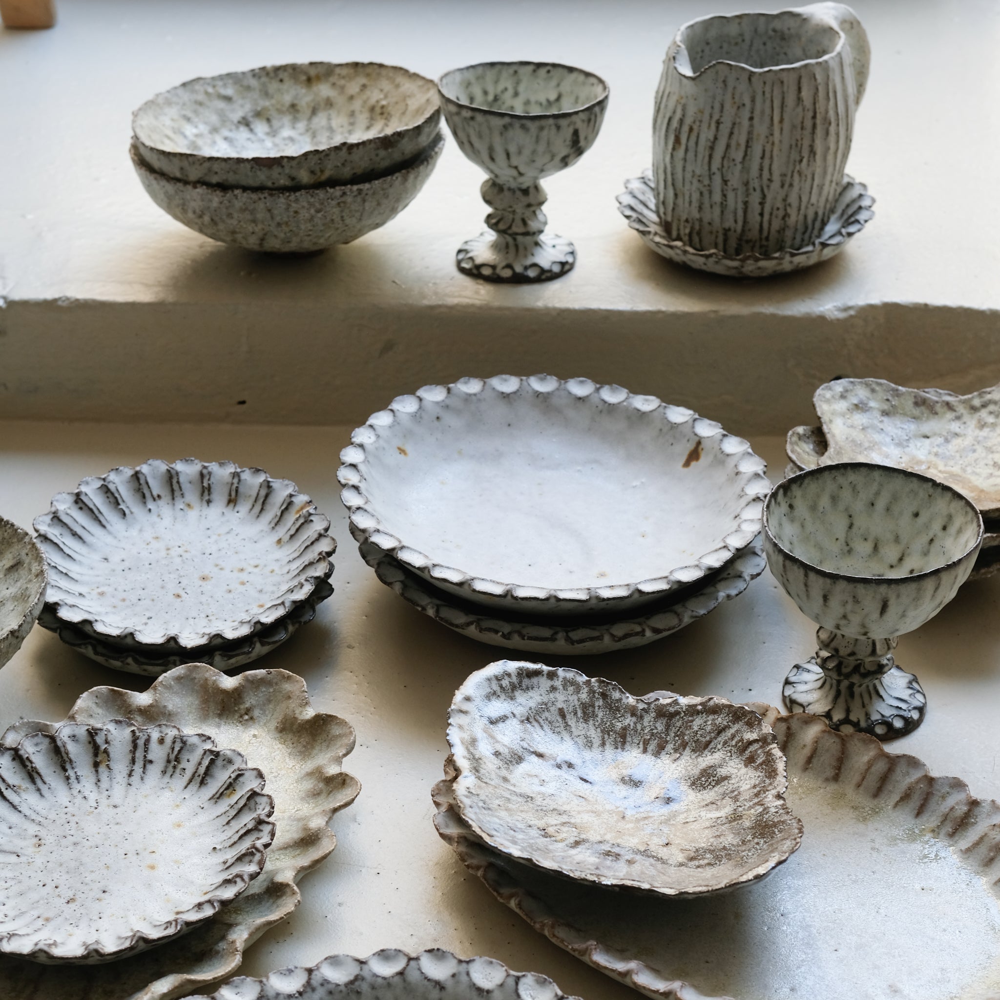 Assiette creuse en terre recoltée D 22cm - blanc mat blanc mat par Potry chez Brutal Ceramics