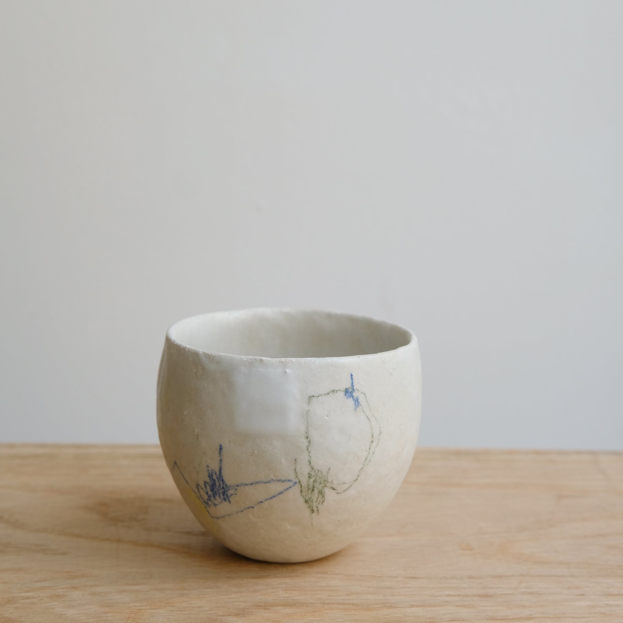 Tasse 01 en grès et porcelaine 200ml - Multicolore de Yellow Nose Studio chez Brutal Ceramics