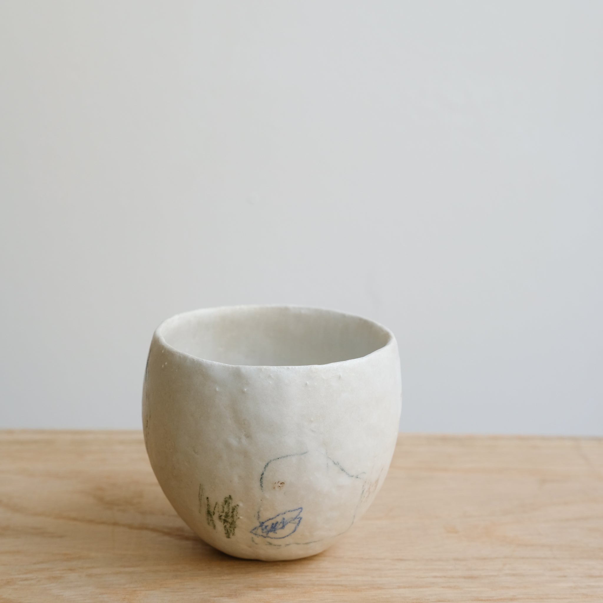 Tasse 01 en grès et porcelaine 200ml - Multicolore de Yellow Nose Studio chez Brutal Ceramics