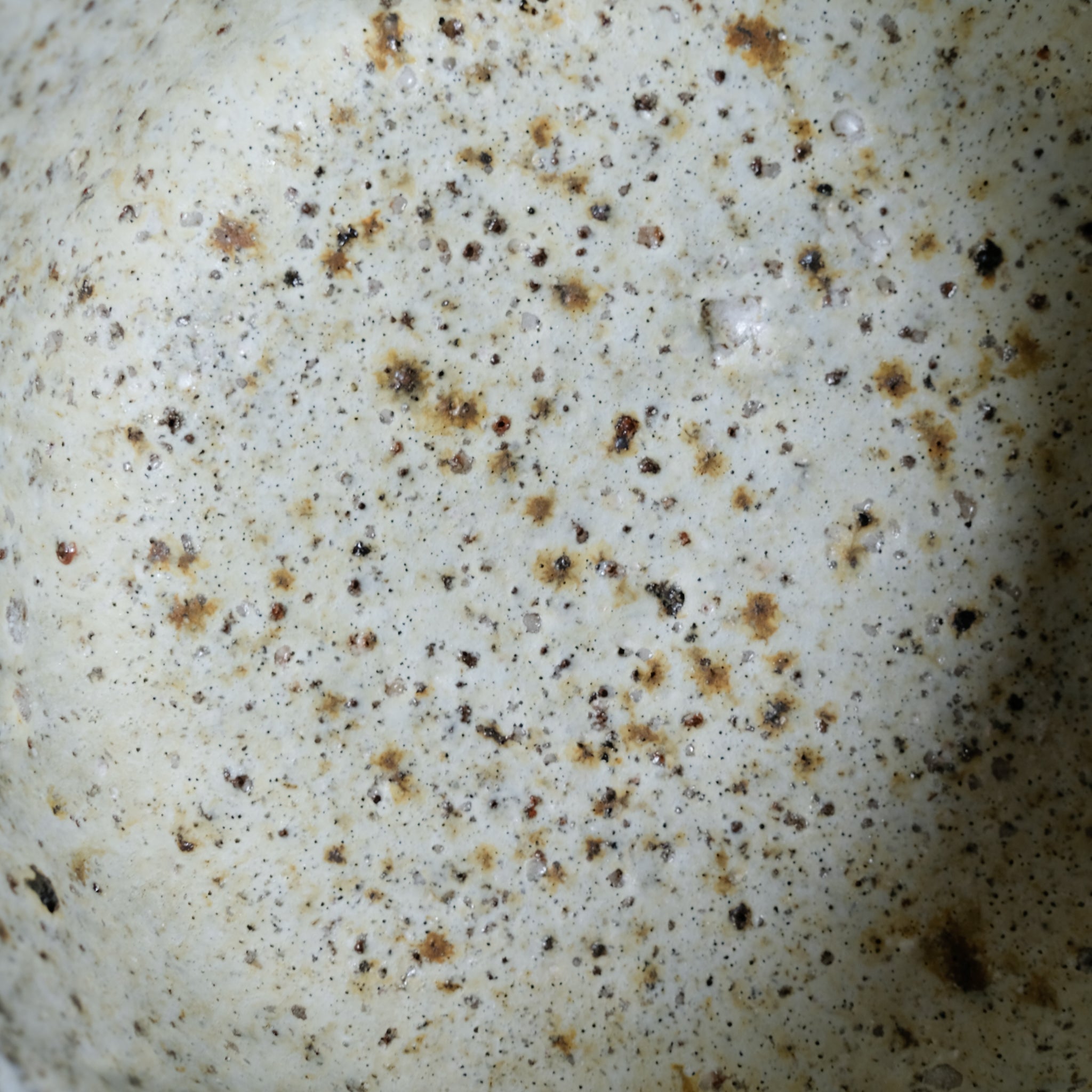 Saladier en terre recoltée D 21cm - blanc mat de Potry chez Brutal Ceramics