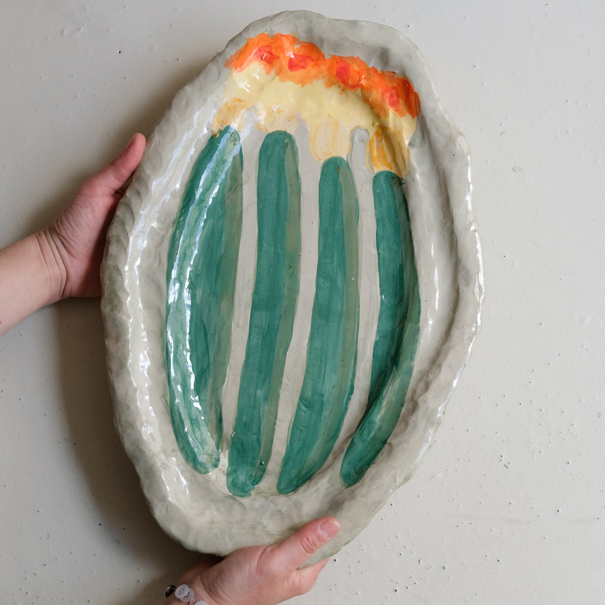 Plat SU25-02 oval en faïence L 43cm - multicolore Samantha Kerdine pour Brutal Ceramics