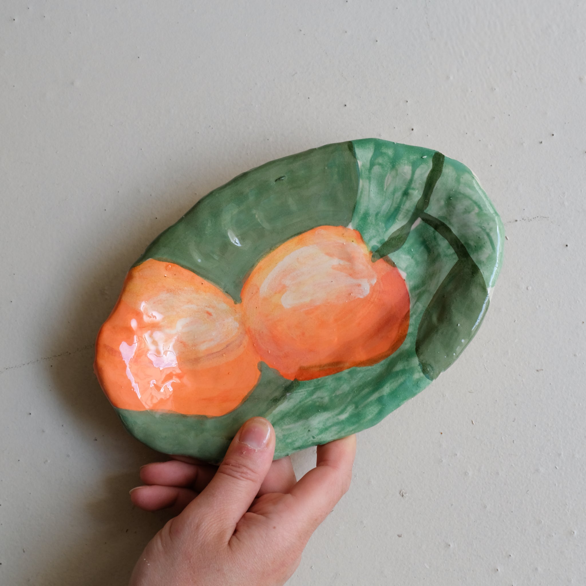 Plat SU25-09 en faïence L 20cm - multicolore Samantha Kerdine pour Brutal Ceramics