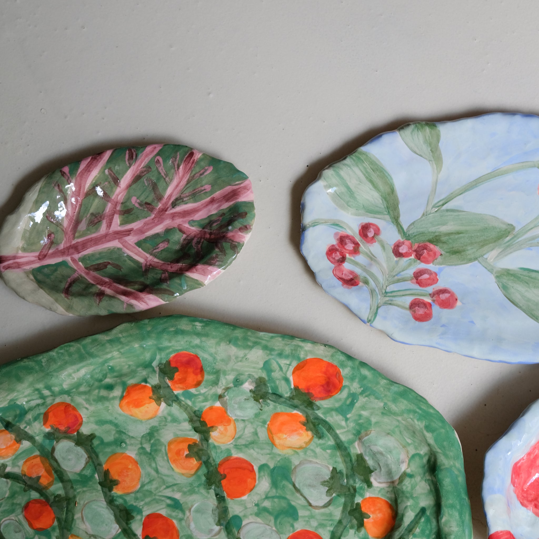 Plat SU25-01 oval en faïence L 43cm - multicolore Samantha Kerdine pour Brutal Ceramics