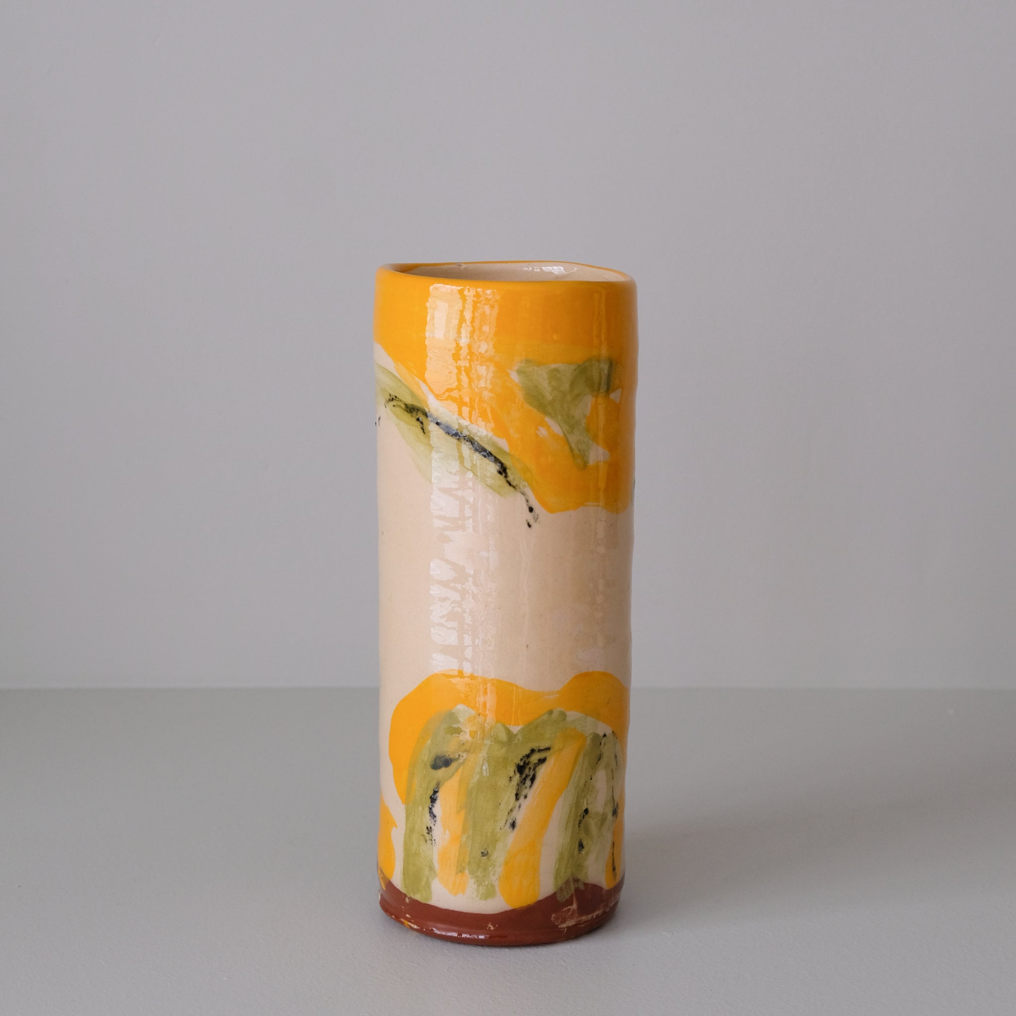 Vase 03 en faïence rouge H 23cm - Multicolore d'Héloise Bariol chez Brutal Ceramics